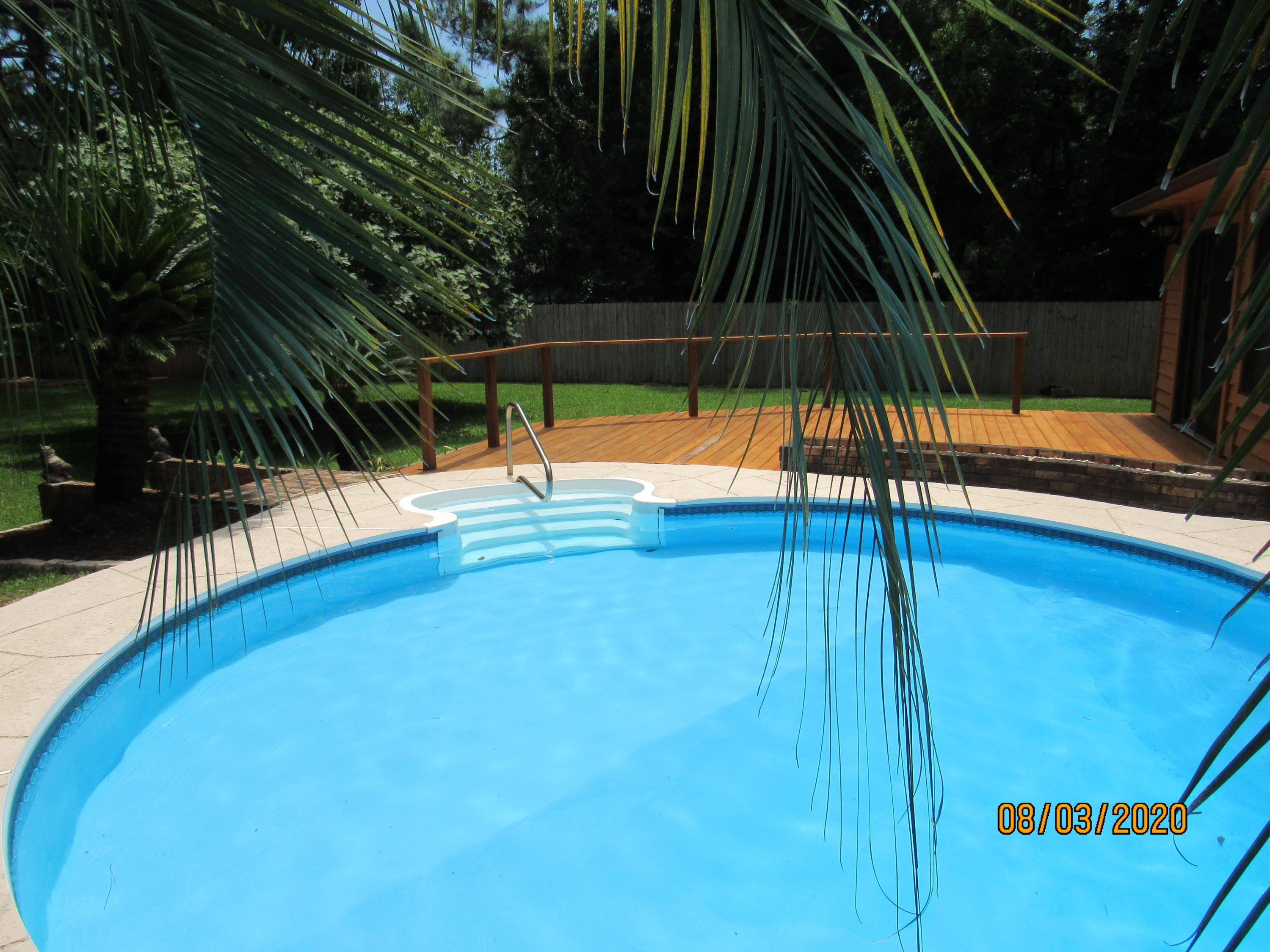 VALPARAISO PINECREST 6 - Residential Lease