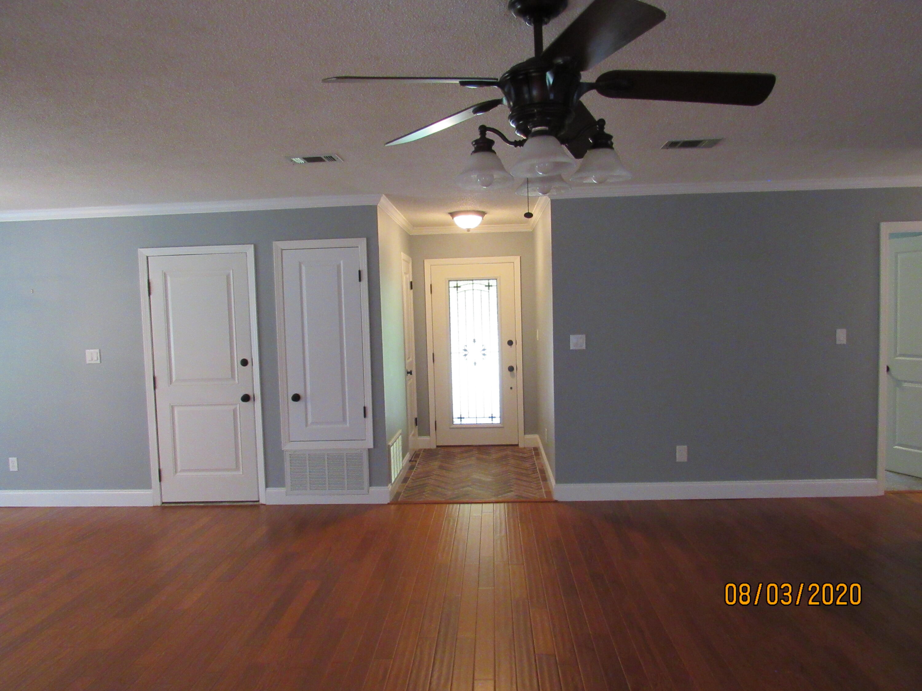 VALPARAISO PINECREST 6 - Residential Lease