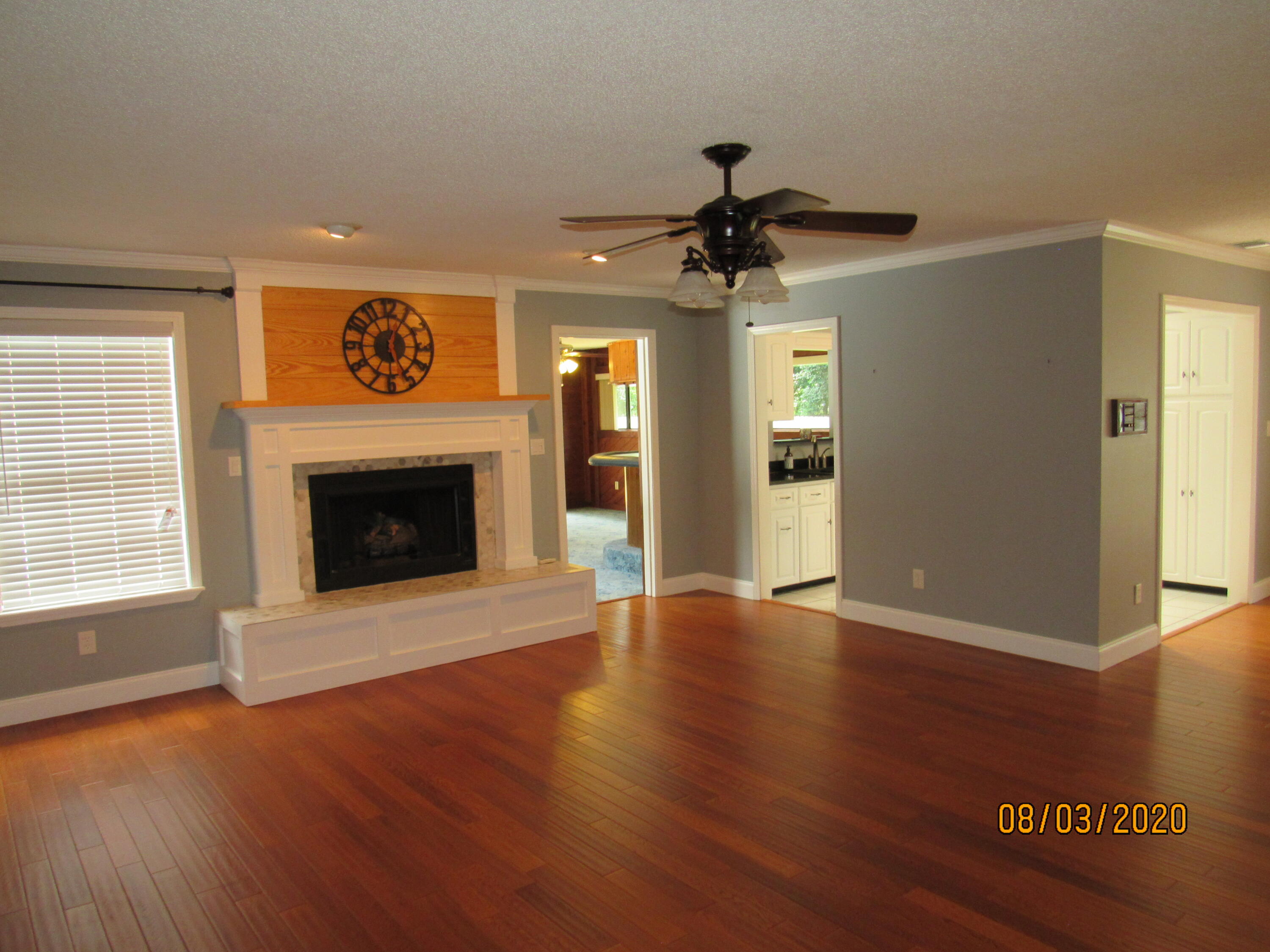 VALPARAISO PINECREST 6 - Residential Lease