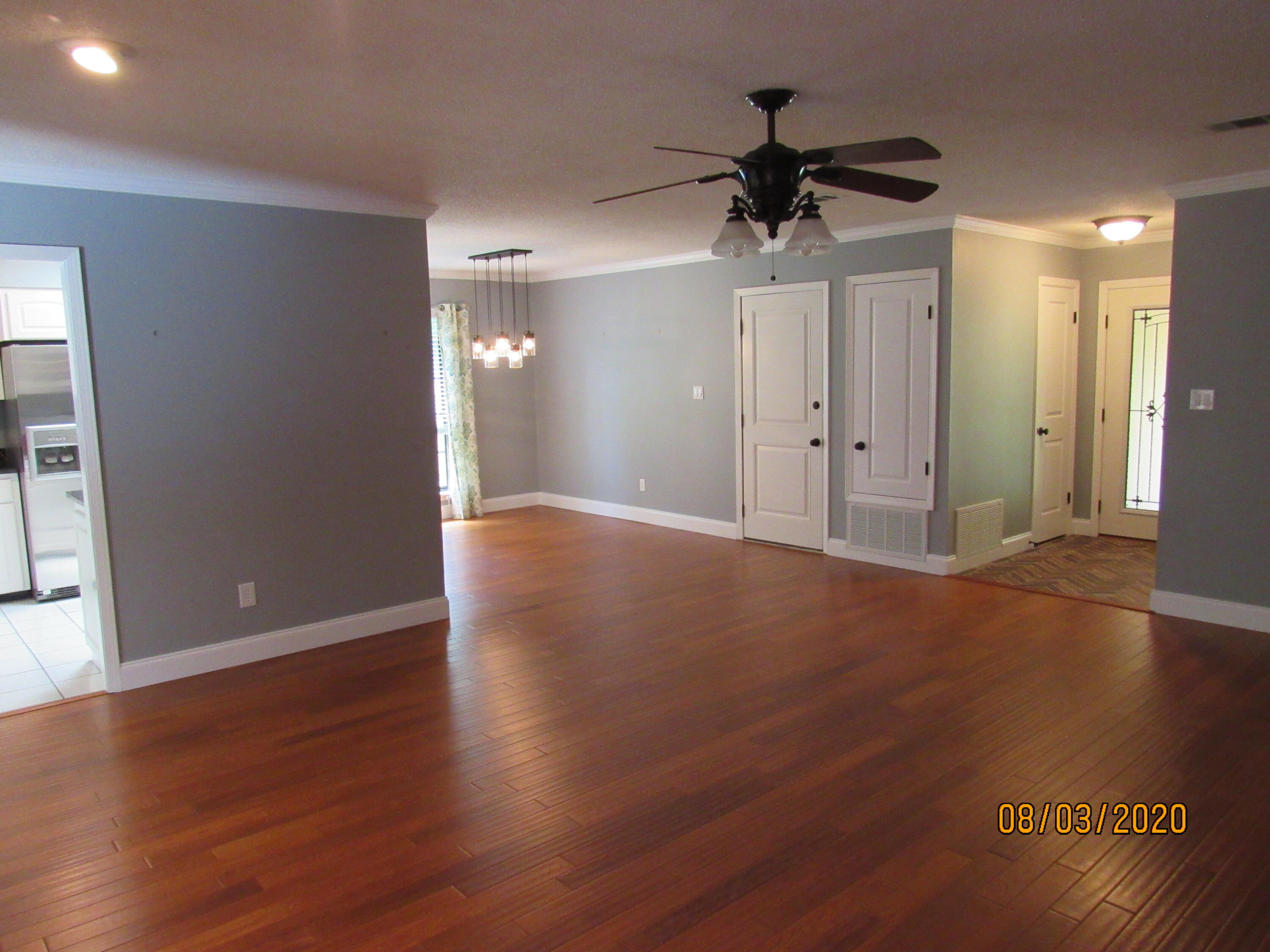 VALPARAISO PINECREST 6 - Residential Lease