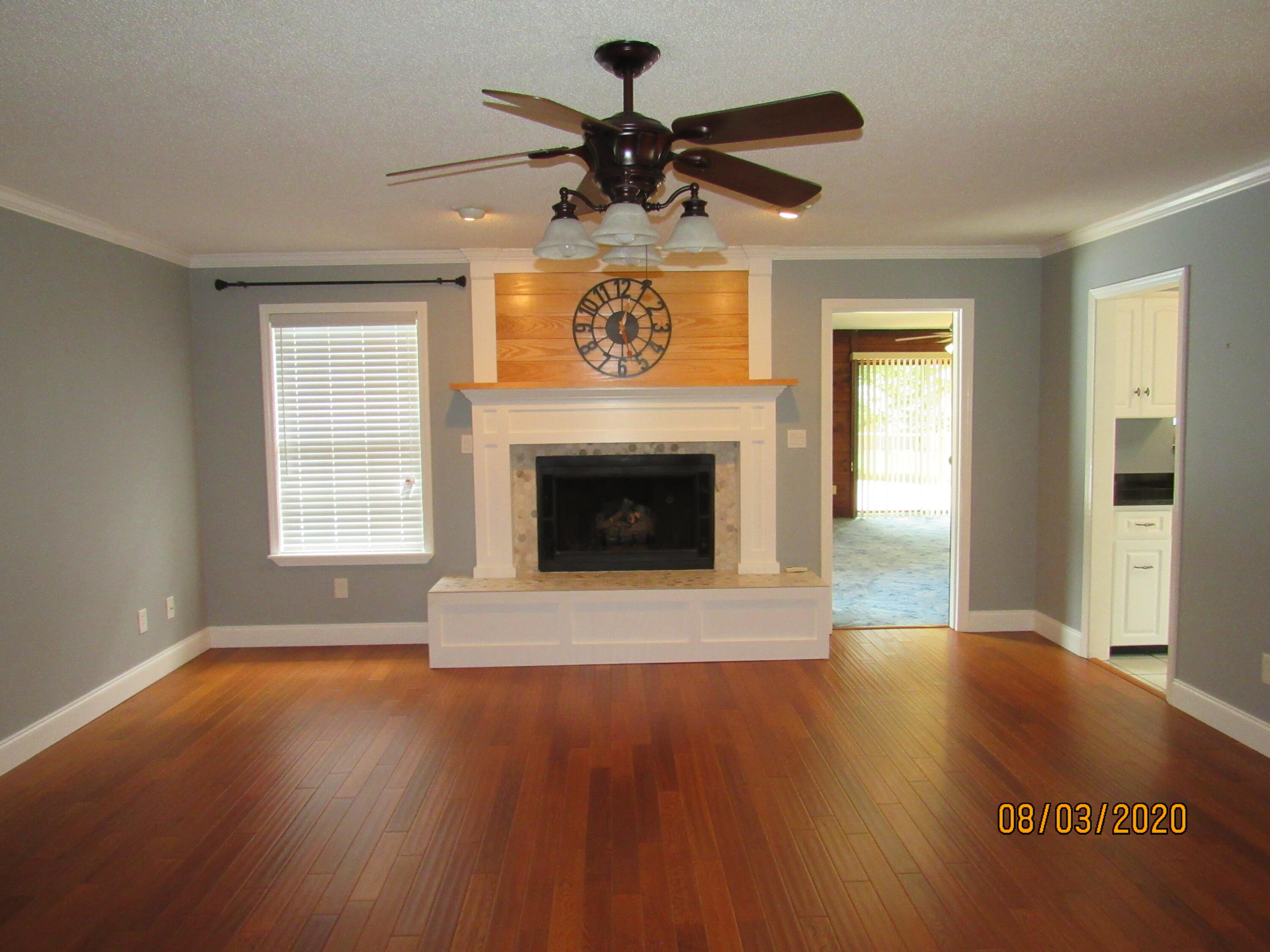 VALPARAISO PINECREST 6 - Residential Lease