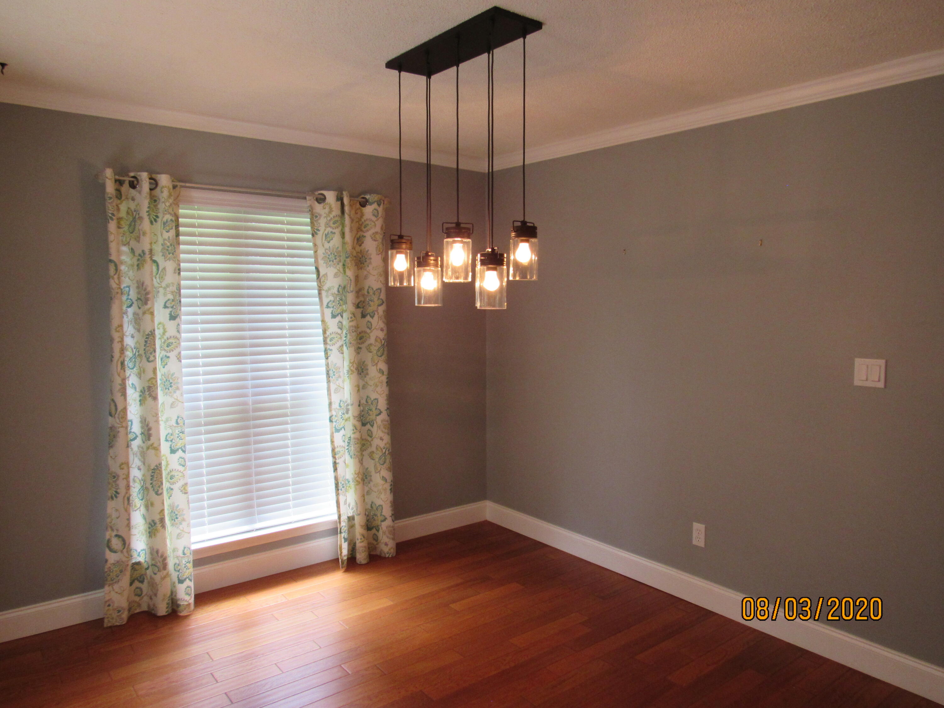 VALPARAISO PINECREST 6 - Residential Lease