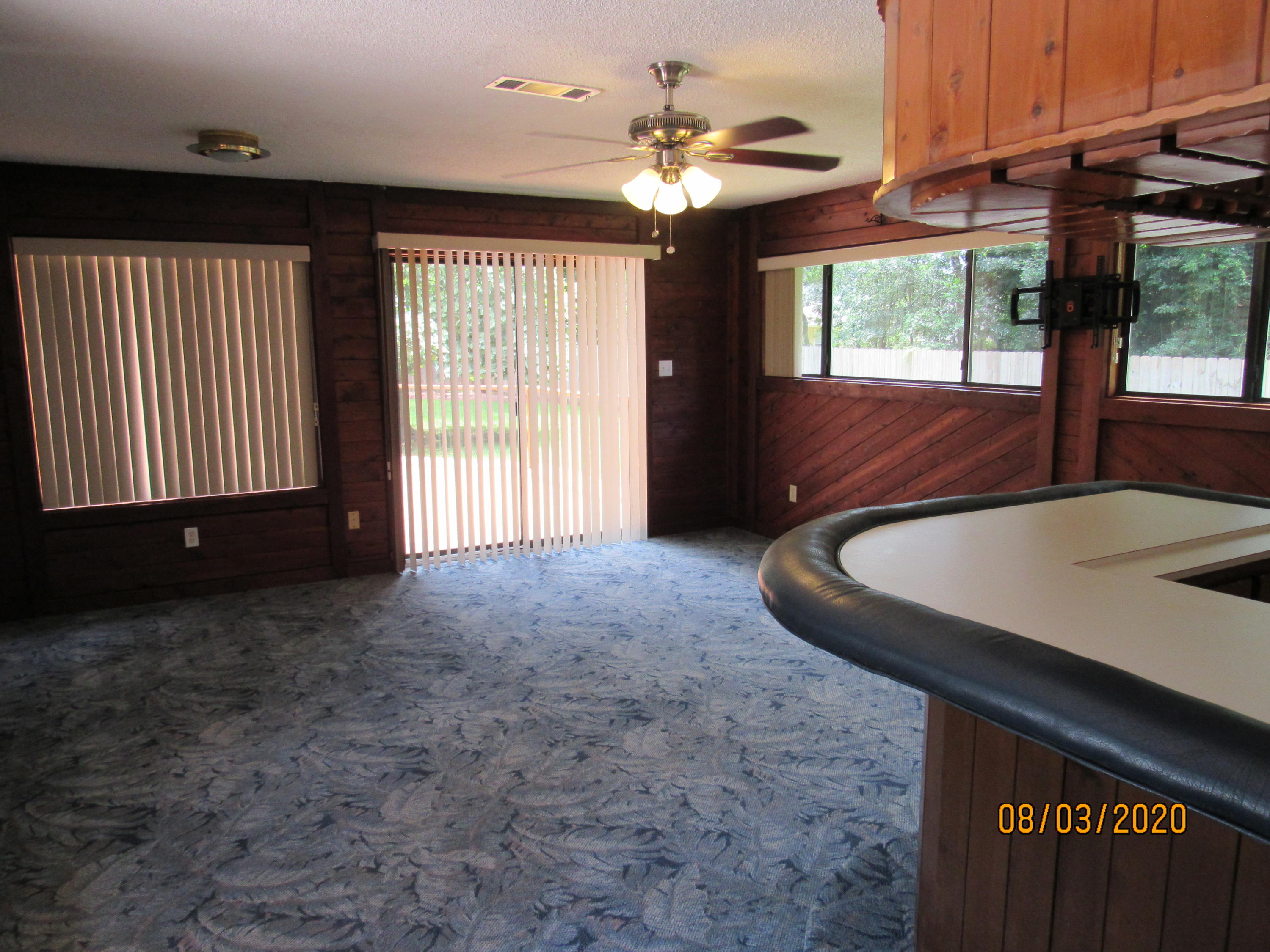 VALPARAISO PINECREST 6 - Residential Lease