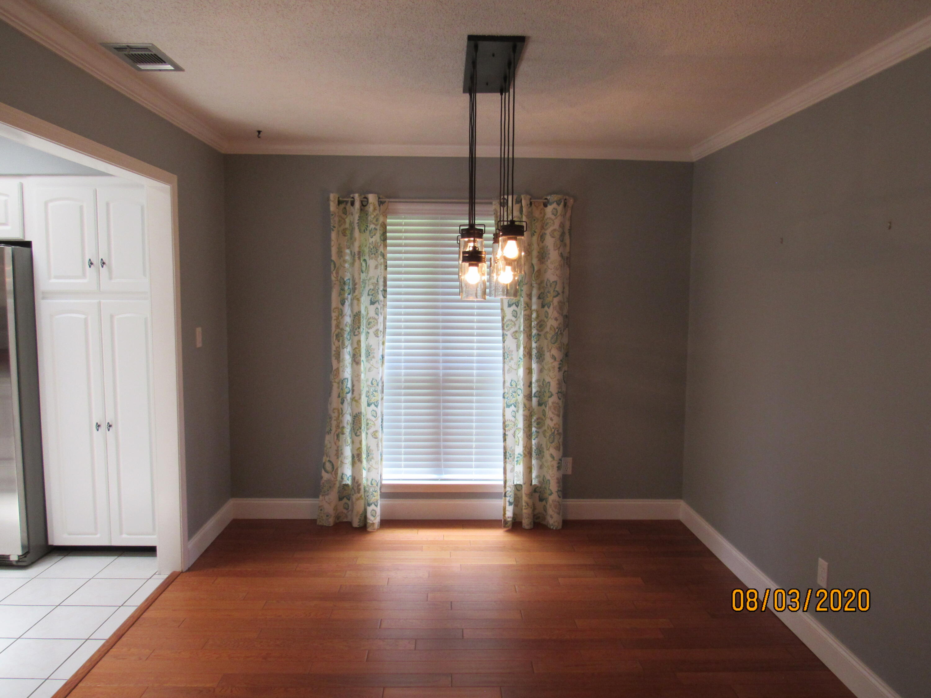 VALPARAISO PINECREST 6 - Residential Lease