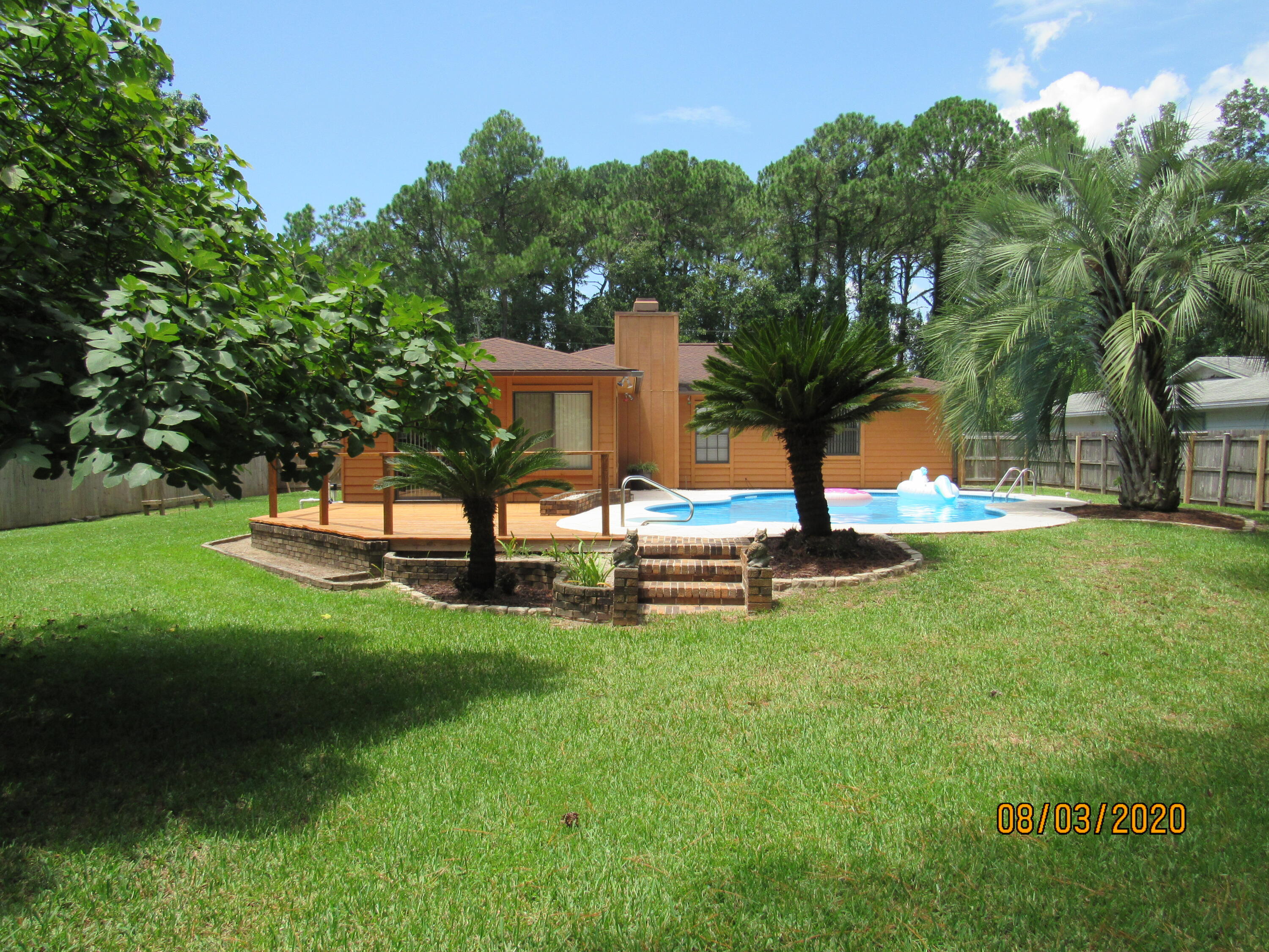 VALPARAISO PINECREST 6 - Residential Lease