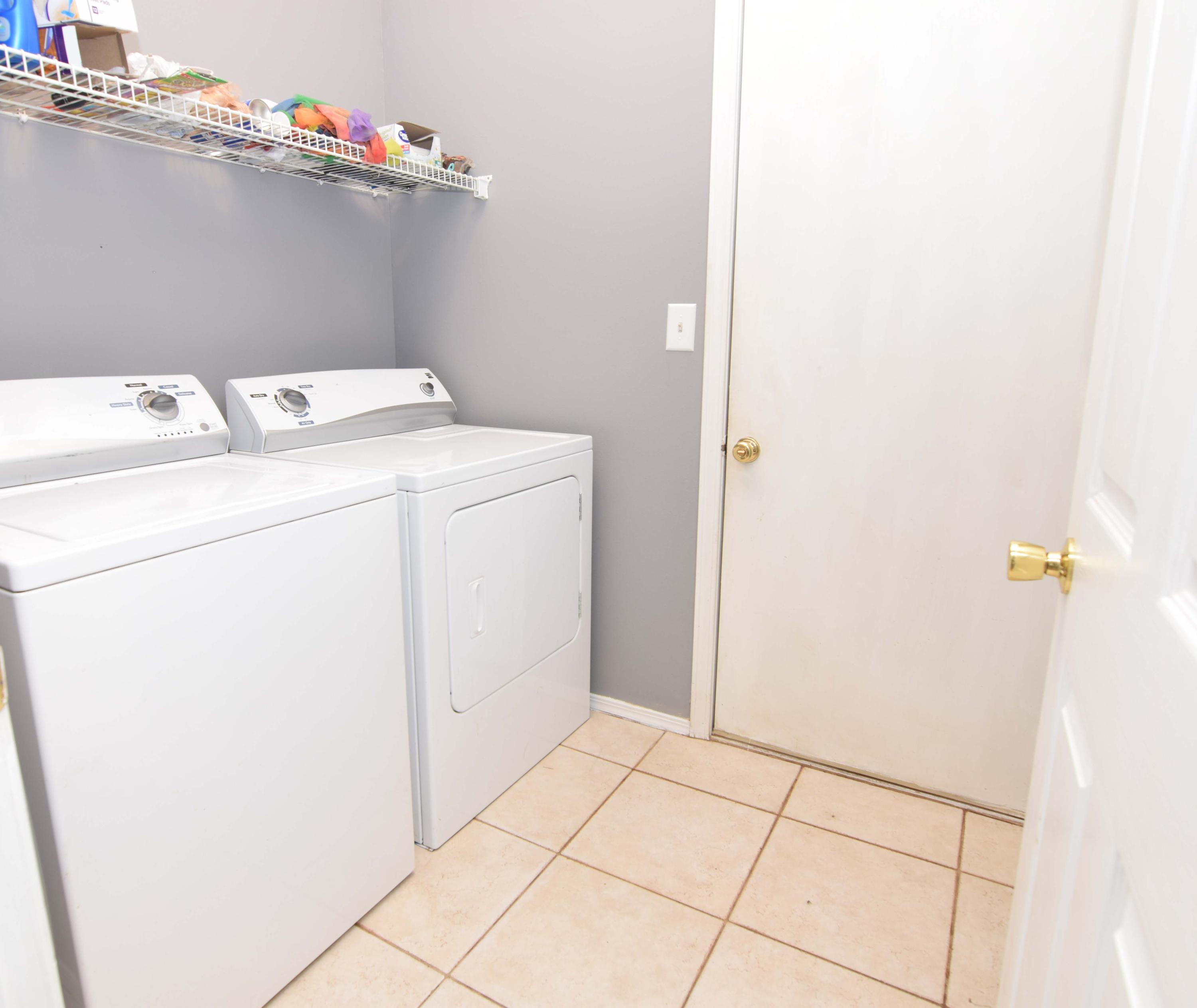 PARKWOOD SQUARE PH 2 - Residential