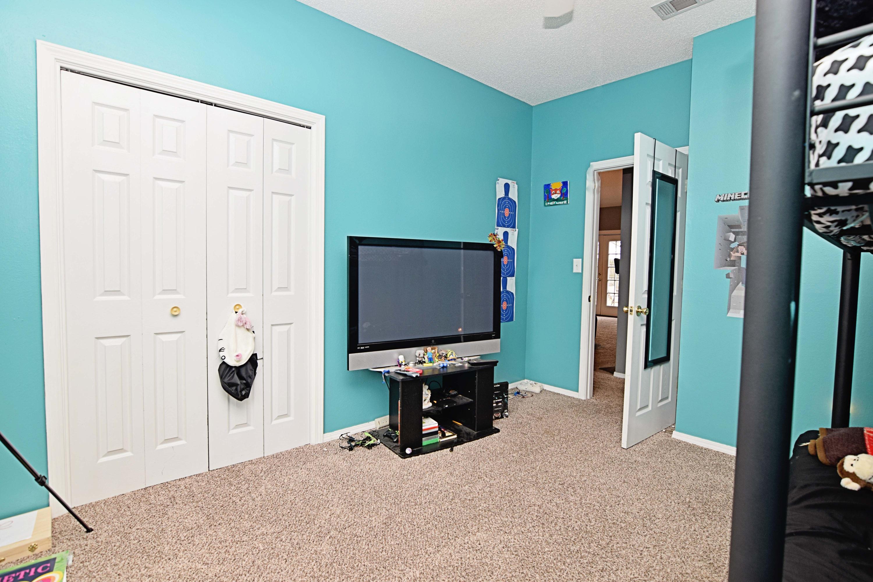 PARKWOOD SQUARE PH 2 - Residential