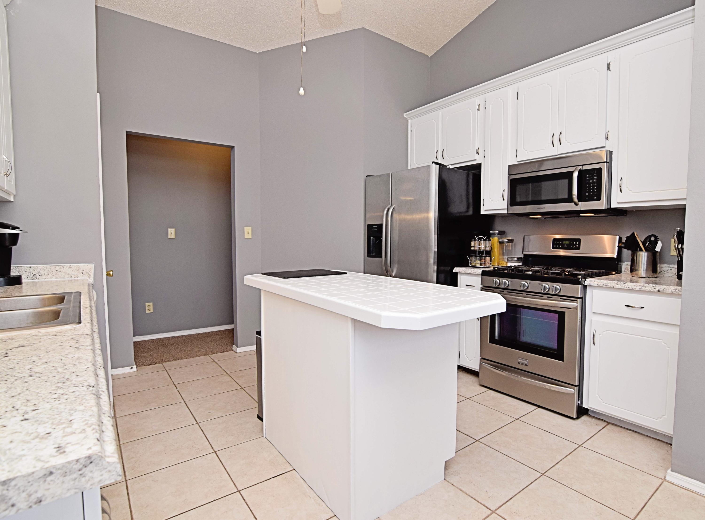 PARKWOOD SQUARE PH 2 - Residential