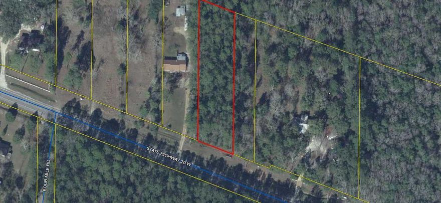 .92 of an acre zoned Residential/ Commercial, centrally located between ''Downtown'' Freeport and Hammock Bay on Hwy 20. Hwy 20 is a busy East/West corridor servicing Freeport, Niceville, Ebro and Panama City. There are many possibilities with this parcel!!!!City of Freeport Land Development Code pertaining to R/C Zoning attached to this listing under ''Documents''.Purchaser to verify the accuracy of all details contained in this listing.