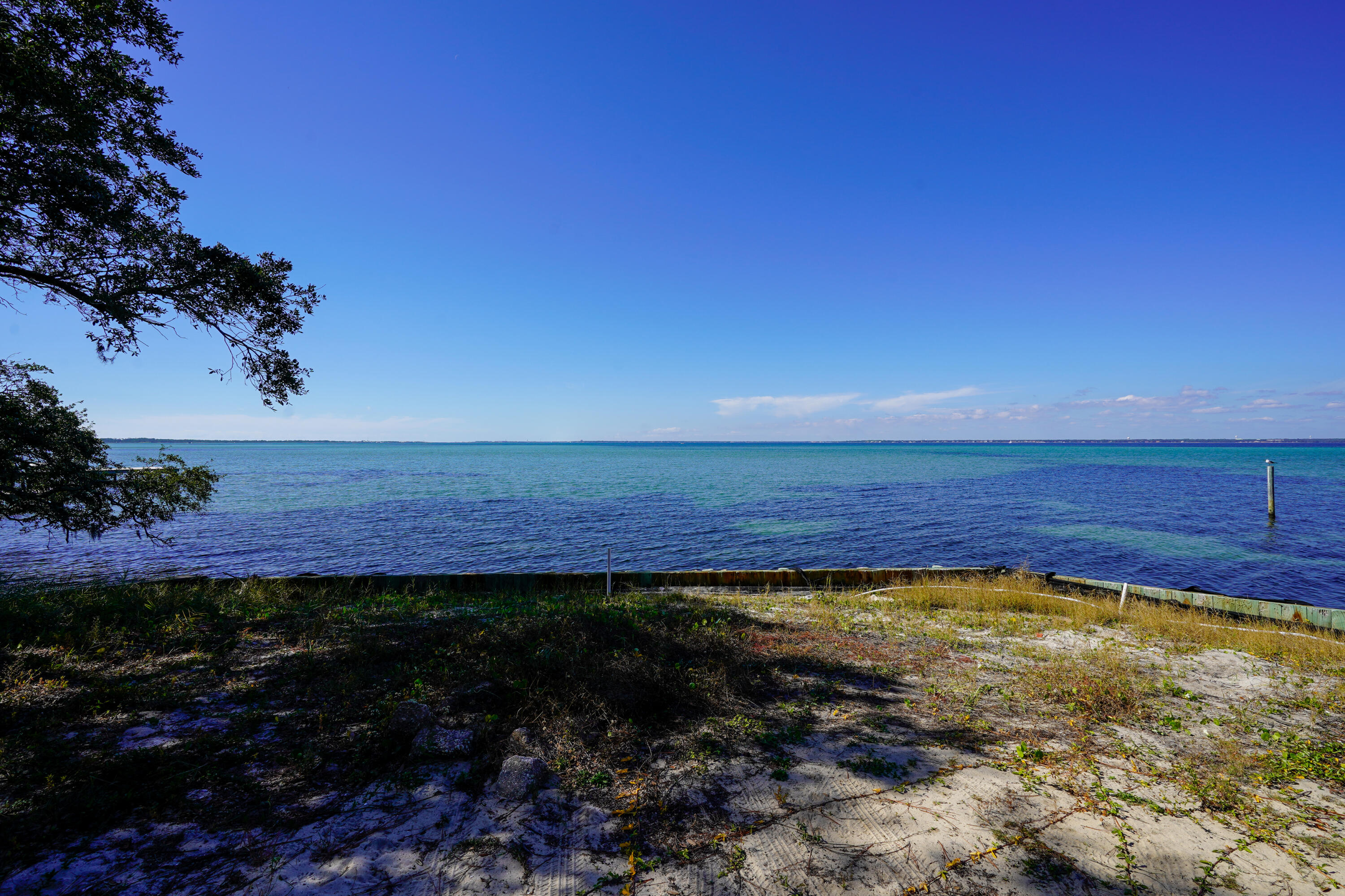 DESTIN - Land