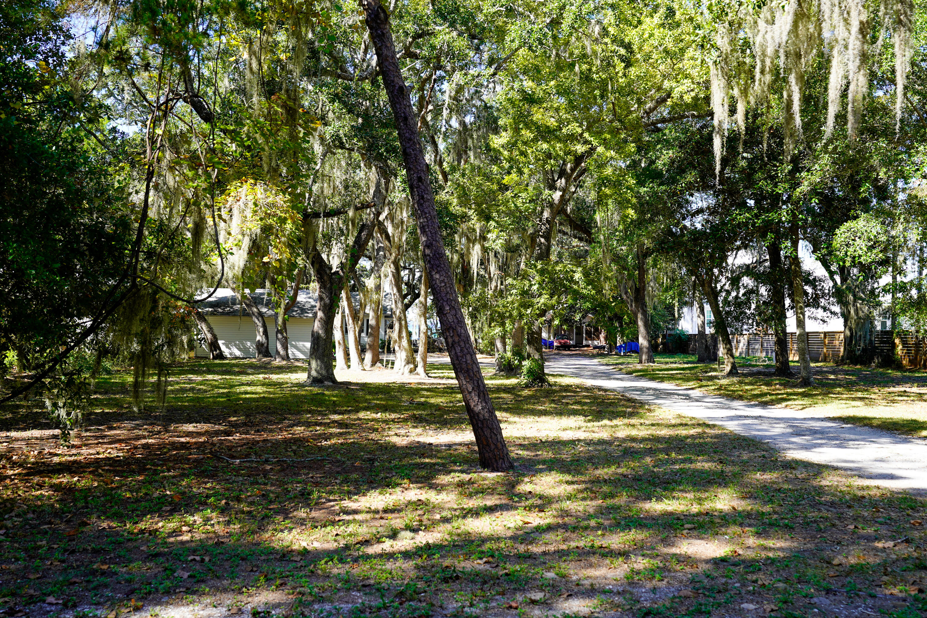 DESTIN - Land