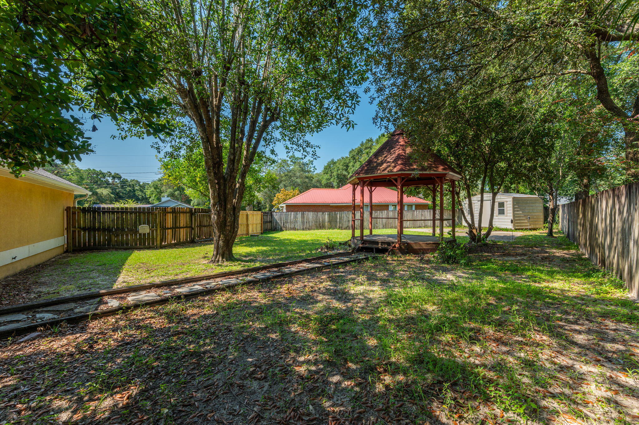 PINNACLE POINT - Residential Lease