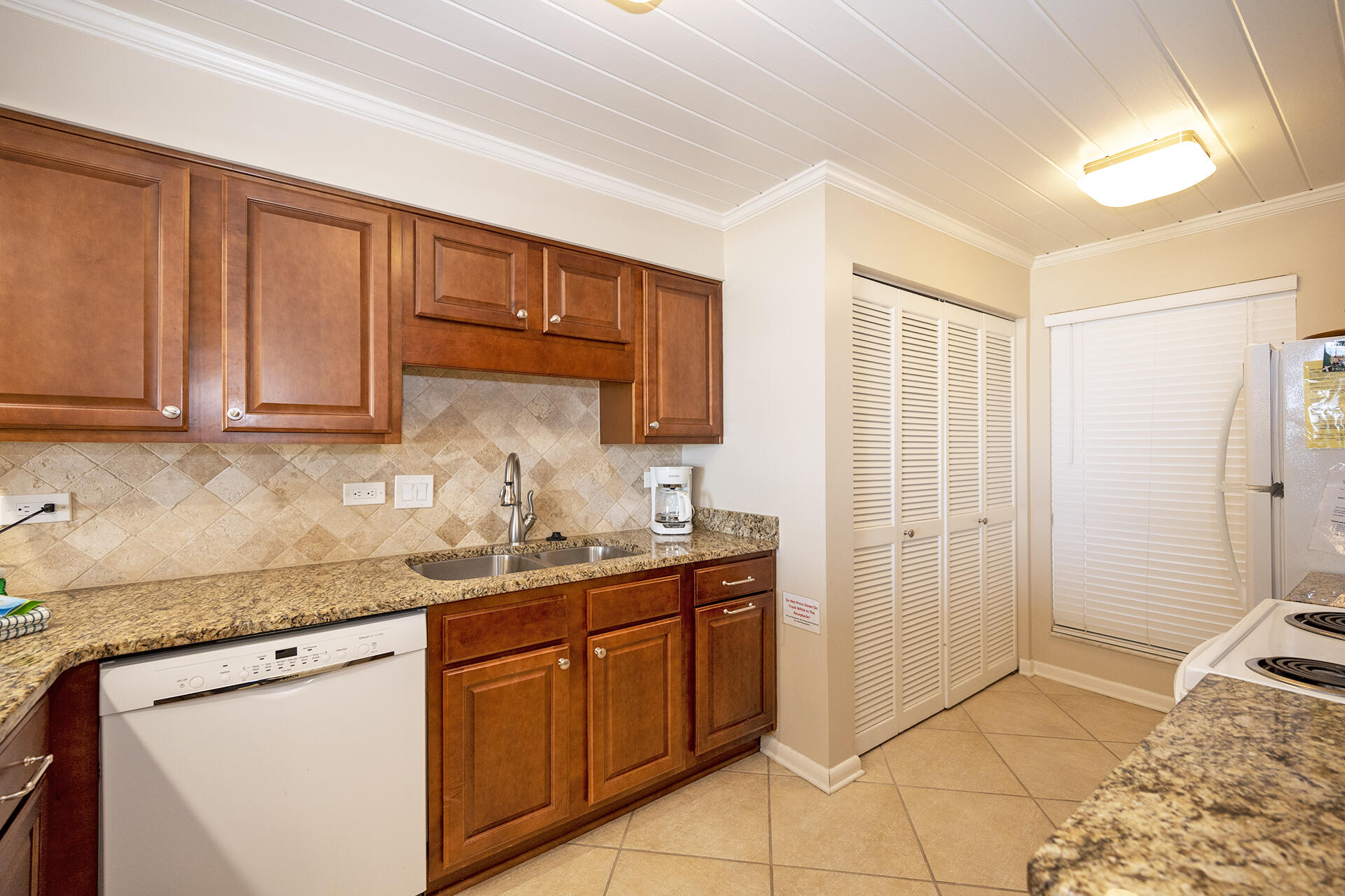 MAINSAIL CONDO PH I - Residential