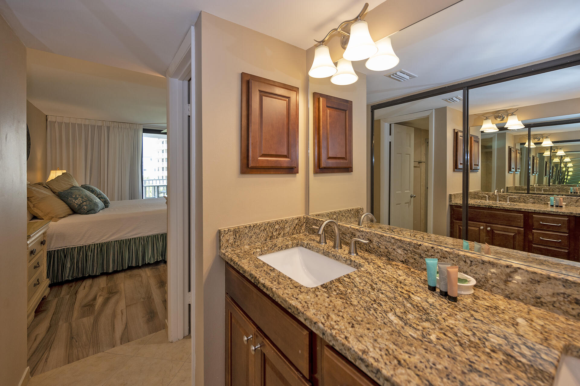 MAINSAIL CONDO PH I - Residential