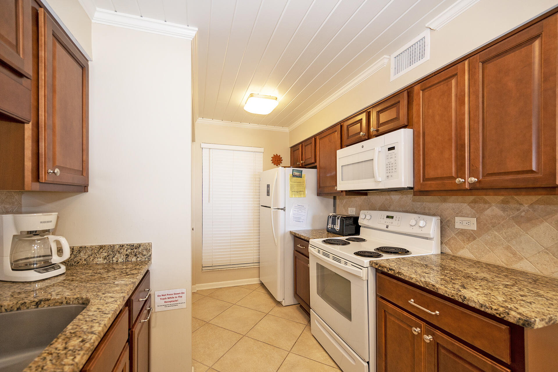 MAINSAIL CONDO PH I - Residential