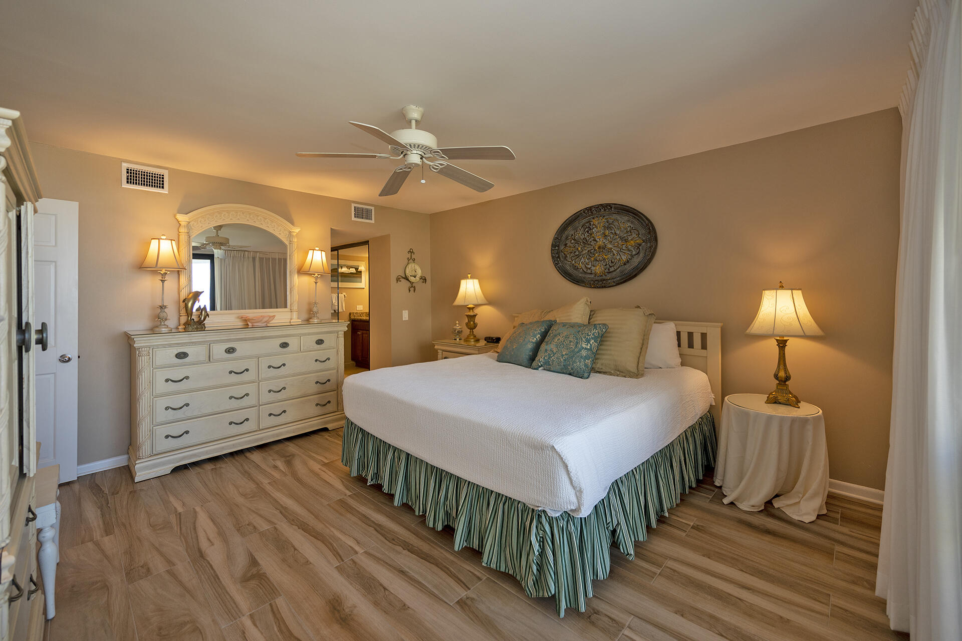 MAINSAIL CONDO PH I - Residential