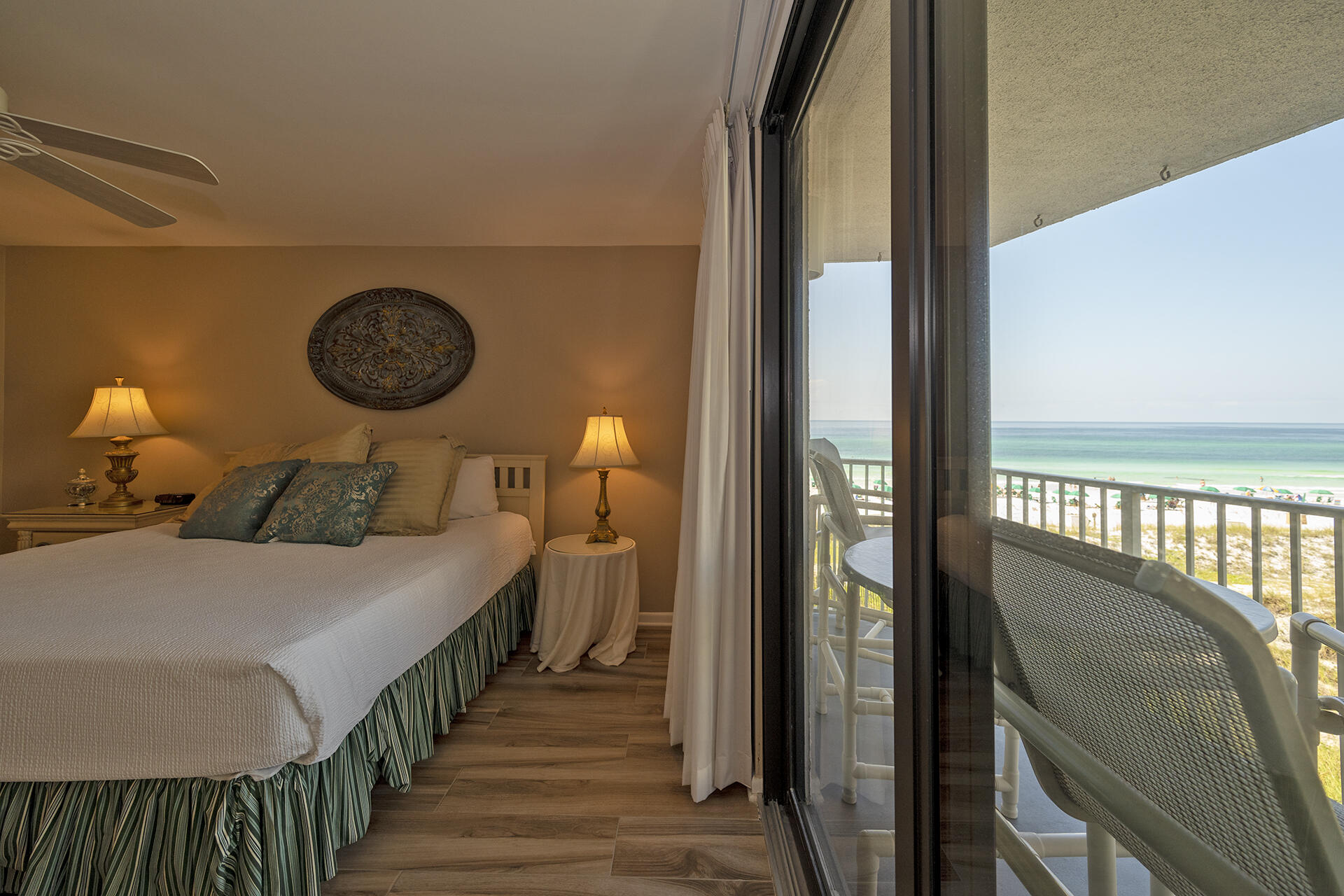 MAINSAIL CONDO PH I - Residential