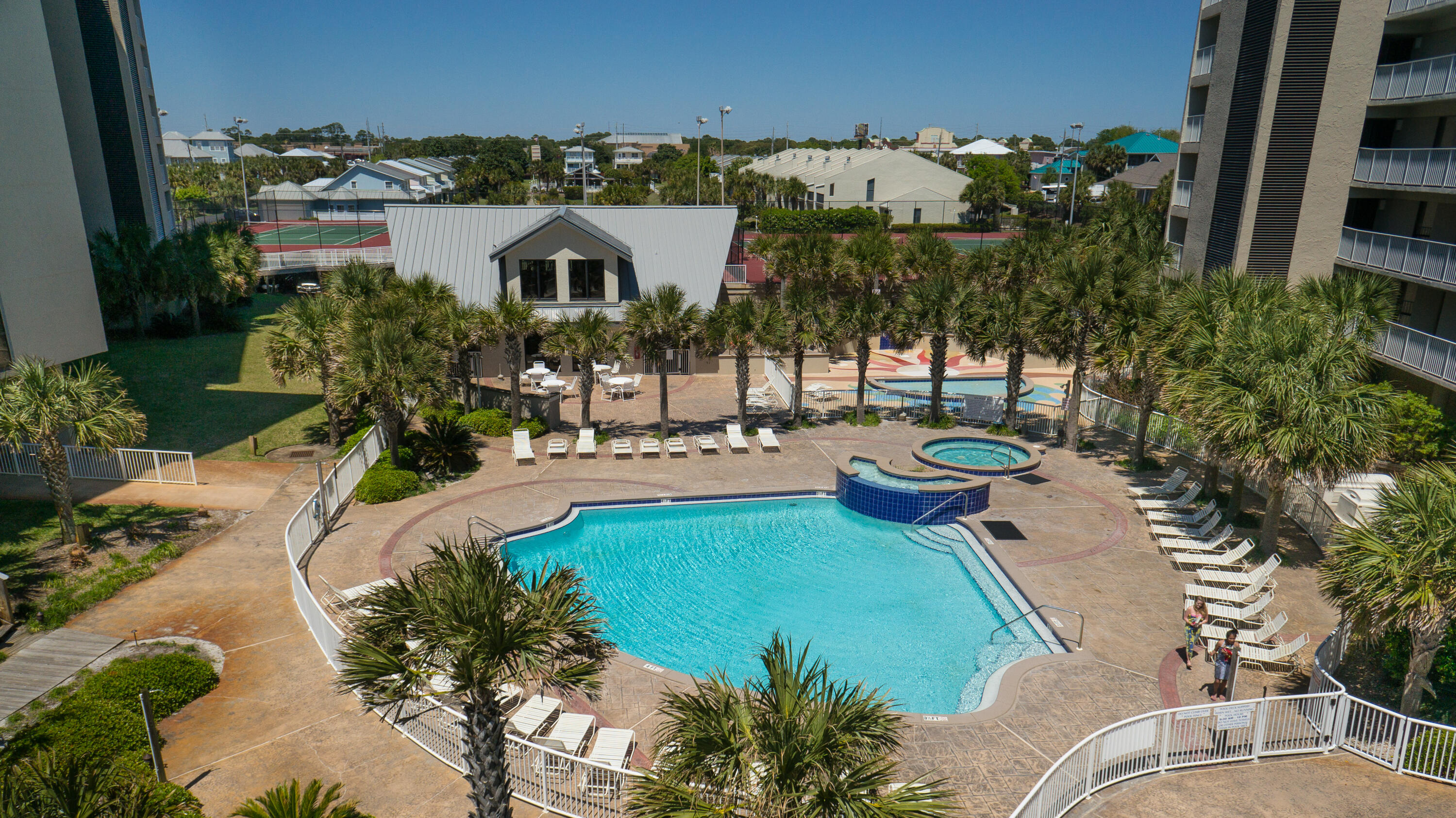 MAINSAIL CONDO PH I - Residential
