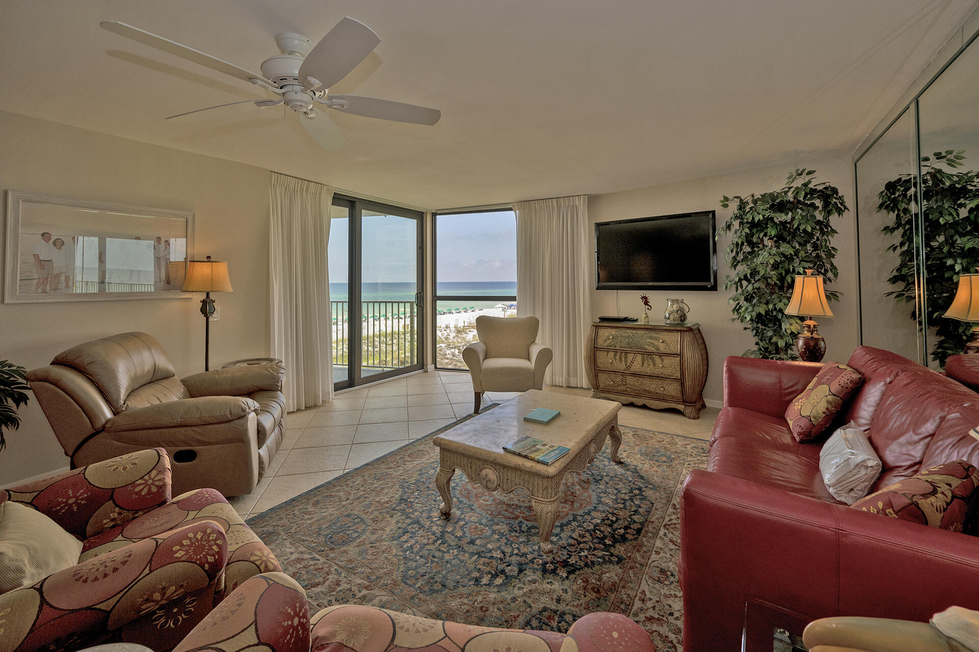 MAINSAIL CONDO PH I - Residential