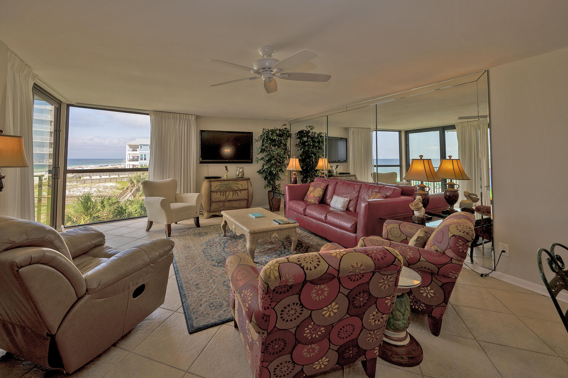 MAINSAIL CONDO PH I - Residential