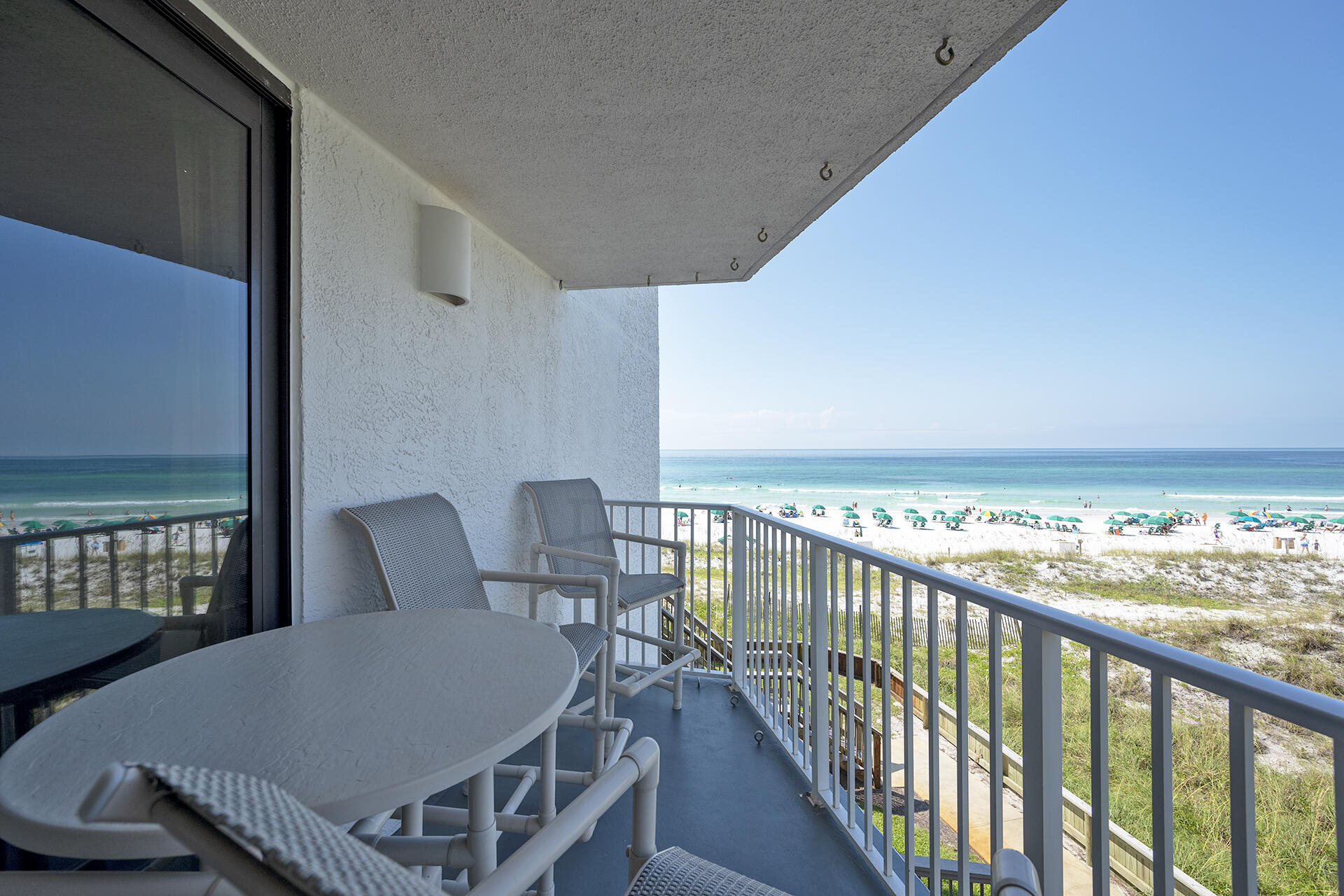 MAINSAIL CONDO PH I - Residential
