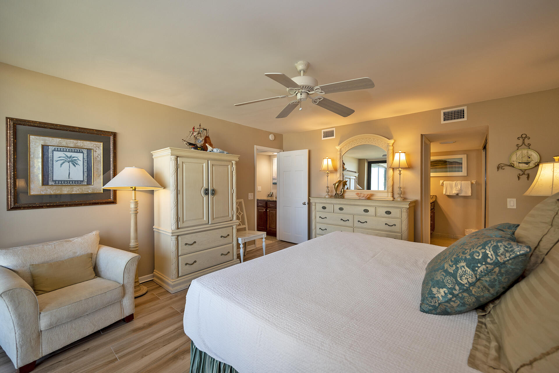 MAINSAIL CONDO PH I - Residential