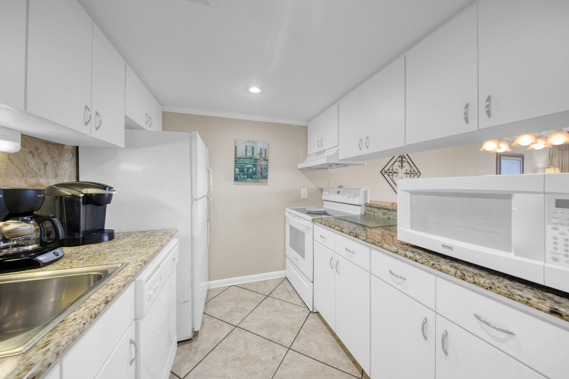 HOLIDAY SURF & RACQUET - Residential