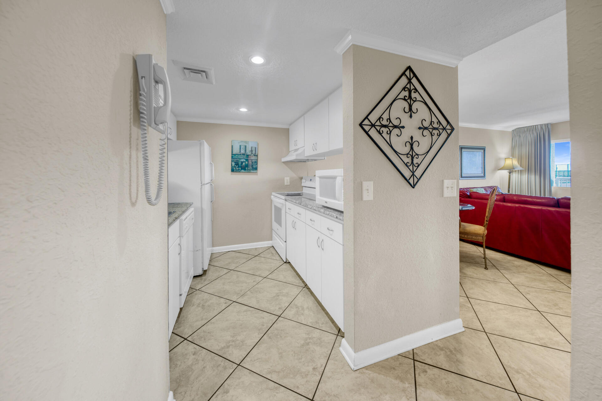 HOLIDAY SURF & RACQUET - Residential