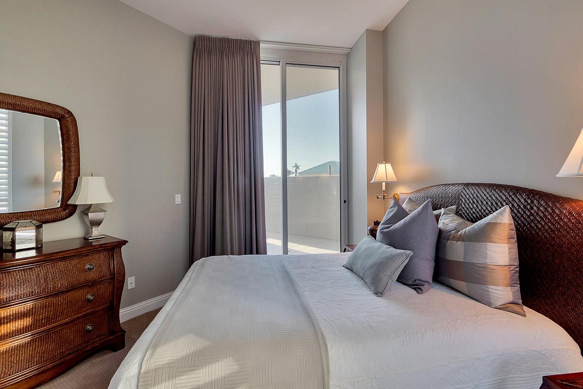 SILVER BEACH TOWERS - Residential