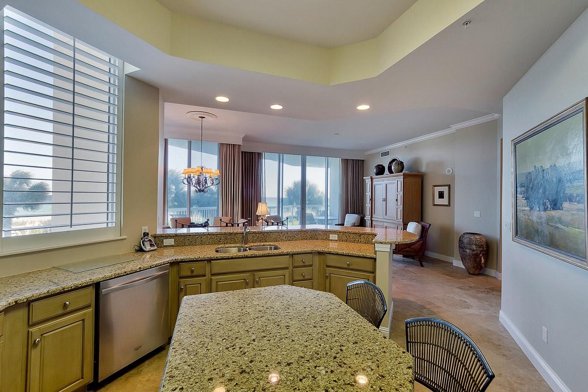 SILVER BEACH TOWERS - Residential