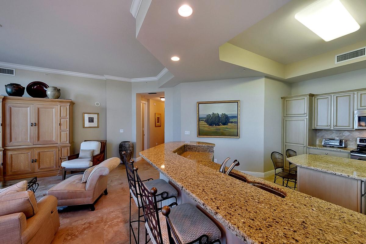 SILVER BEACH TOWERS - Residential