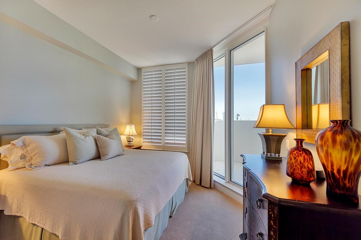 SILVER BEACH TOWERS - Residential