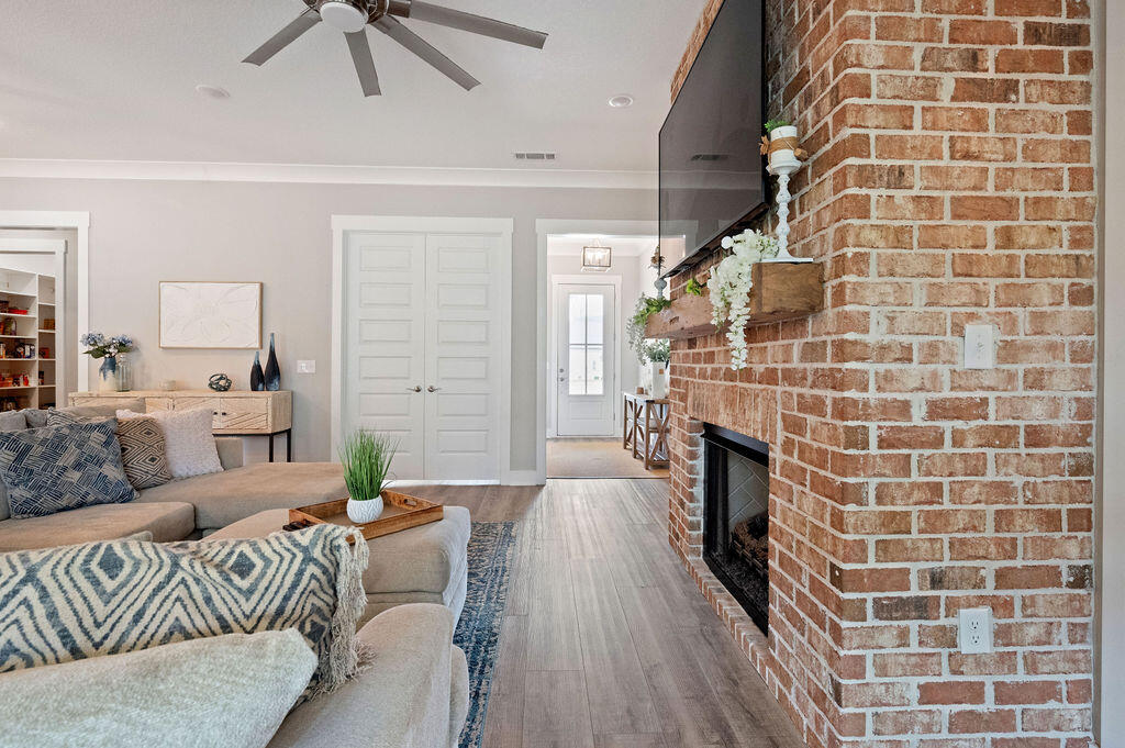 Deer Moss Creek - Residential