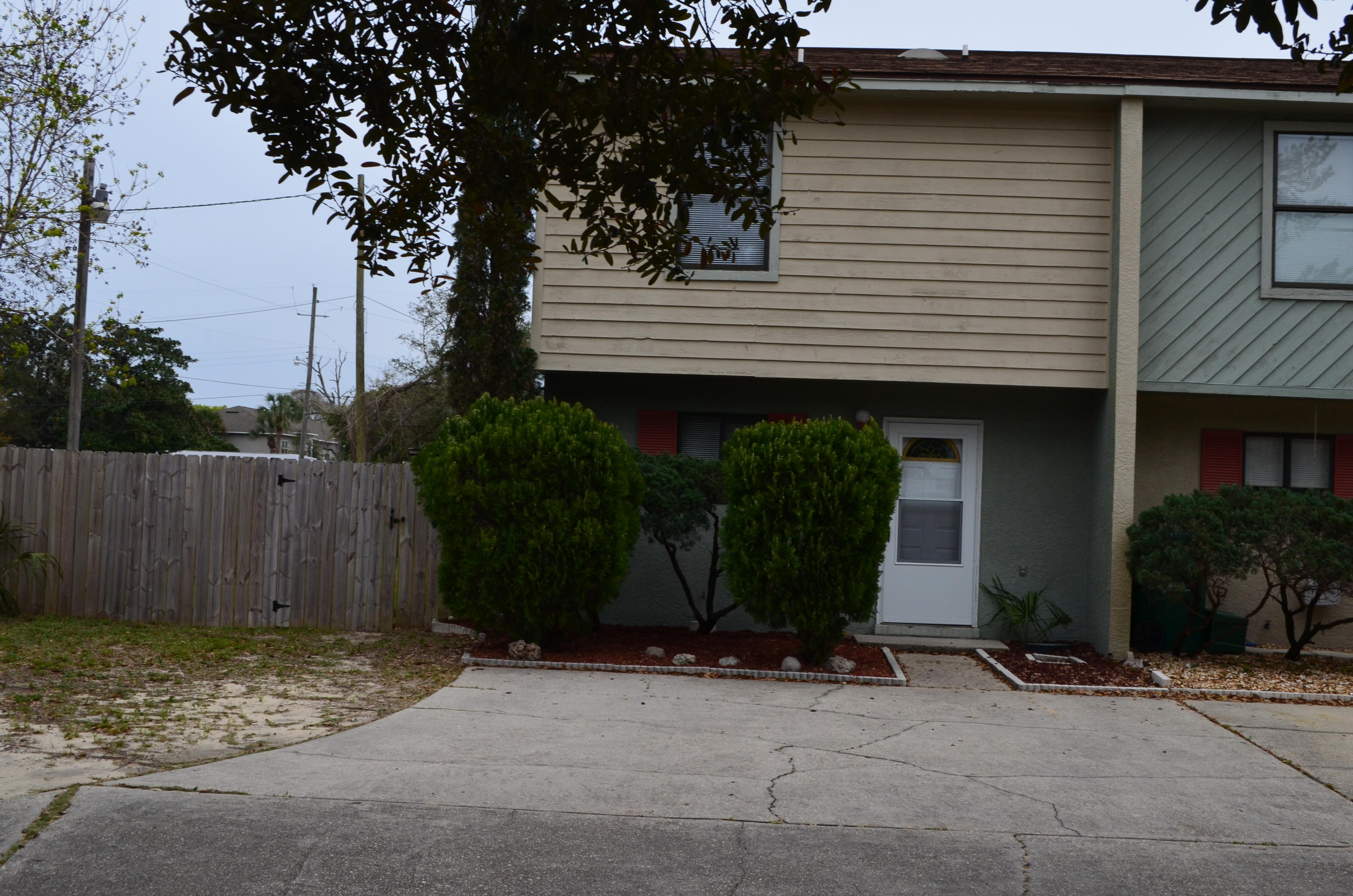 PLANTATION MANOR - Residential