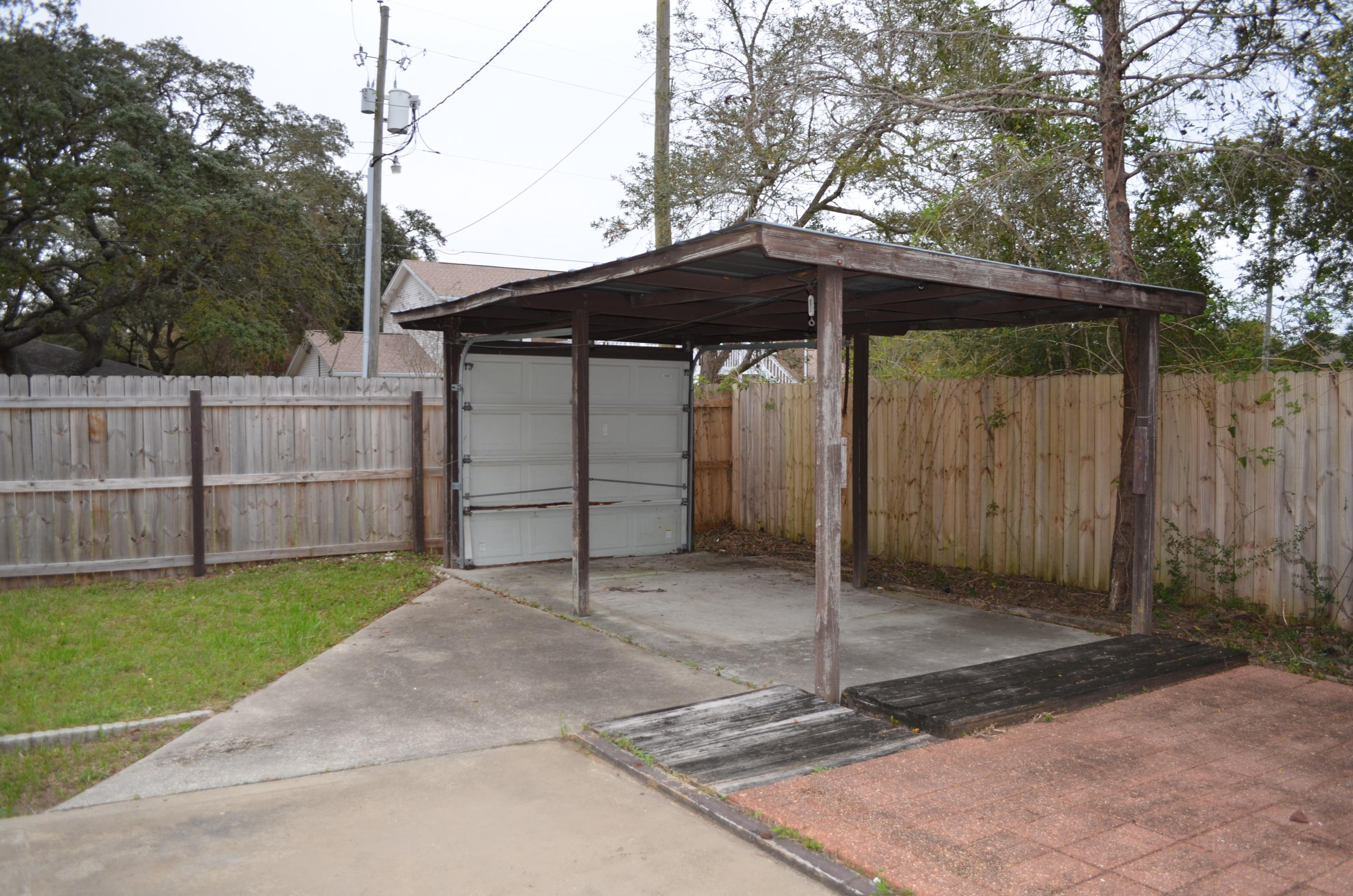 PLANTATION MANOR - Residential