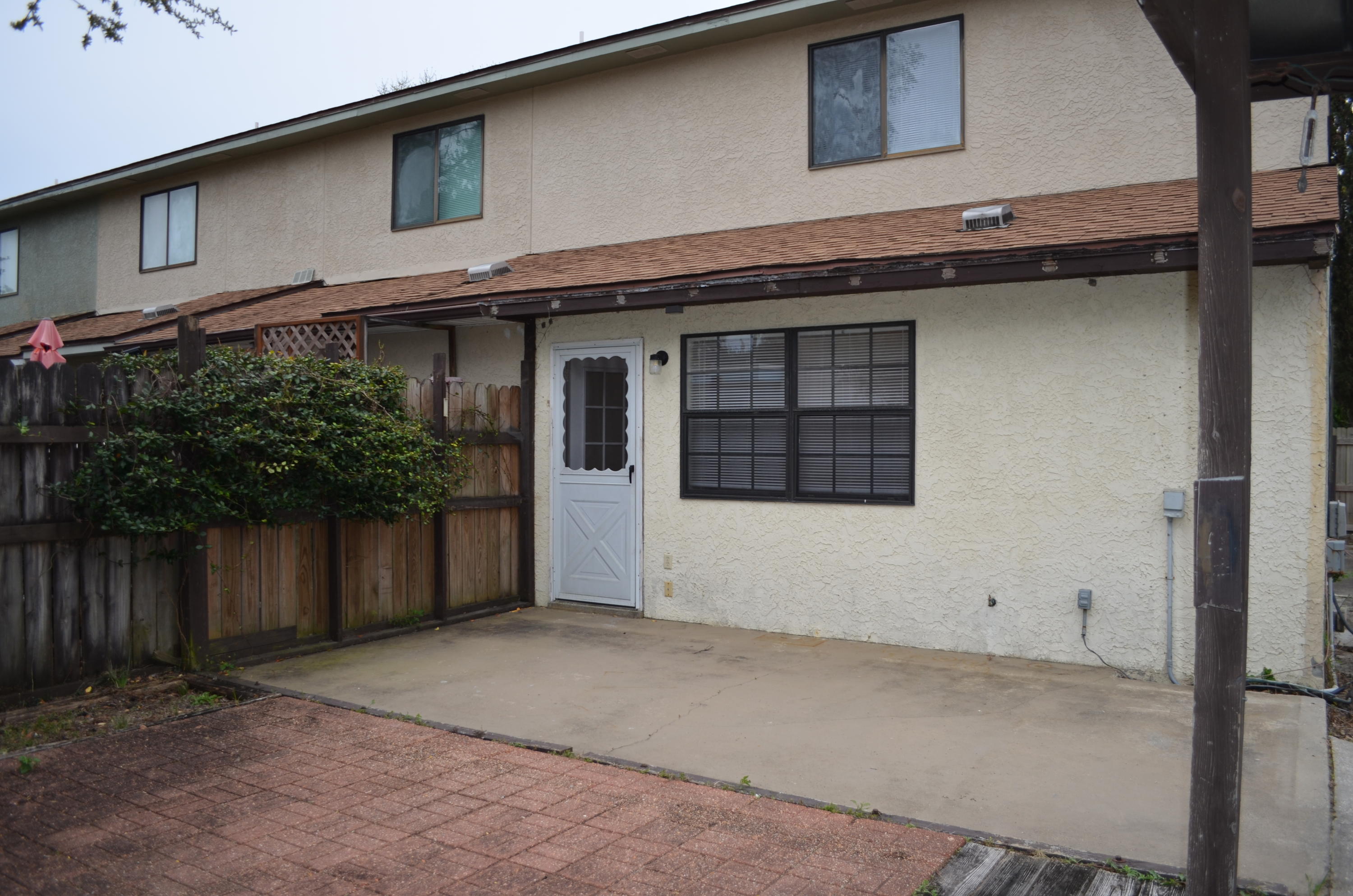 PLANTATION MANOR - Residential