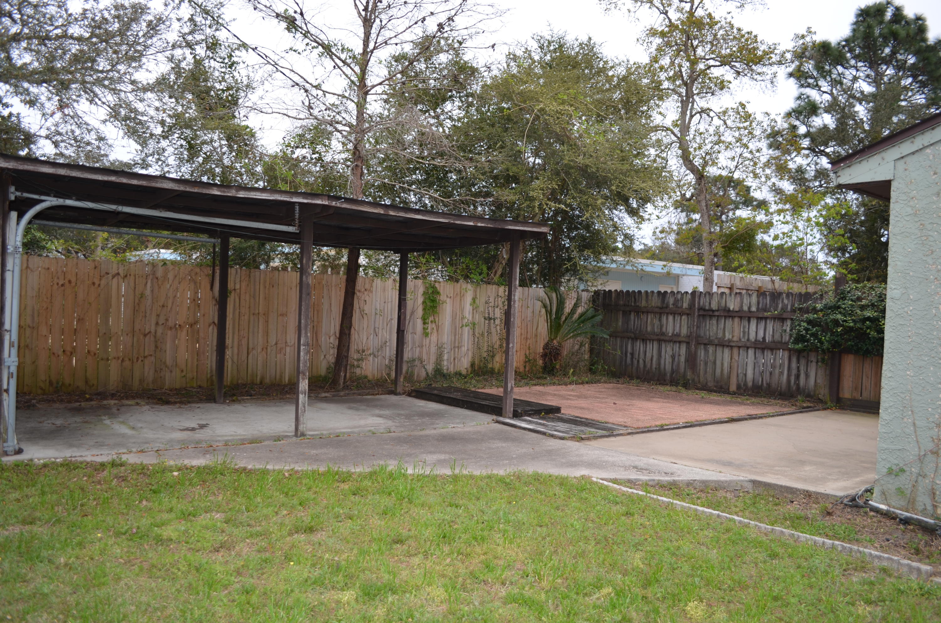 PLANTATION MANOR - Residential