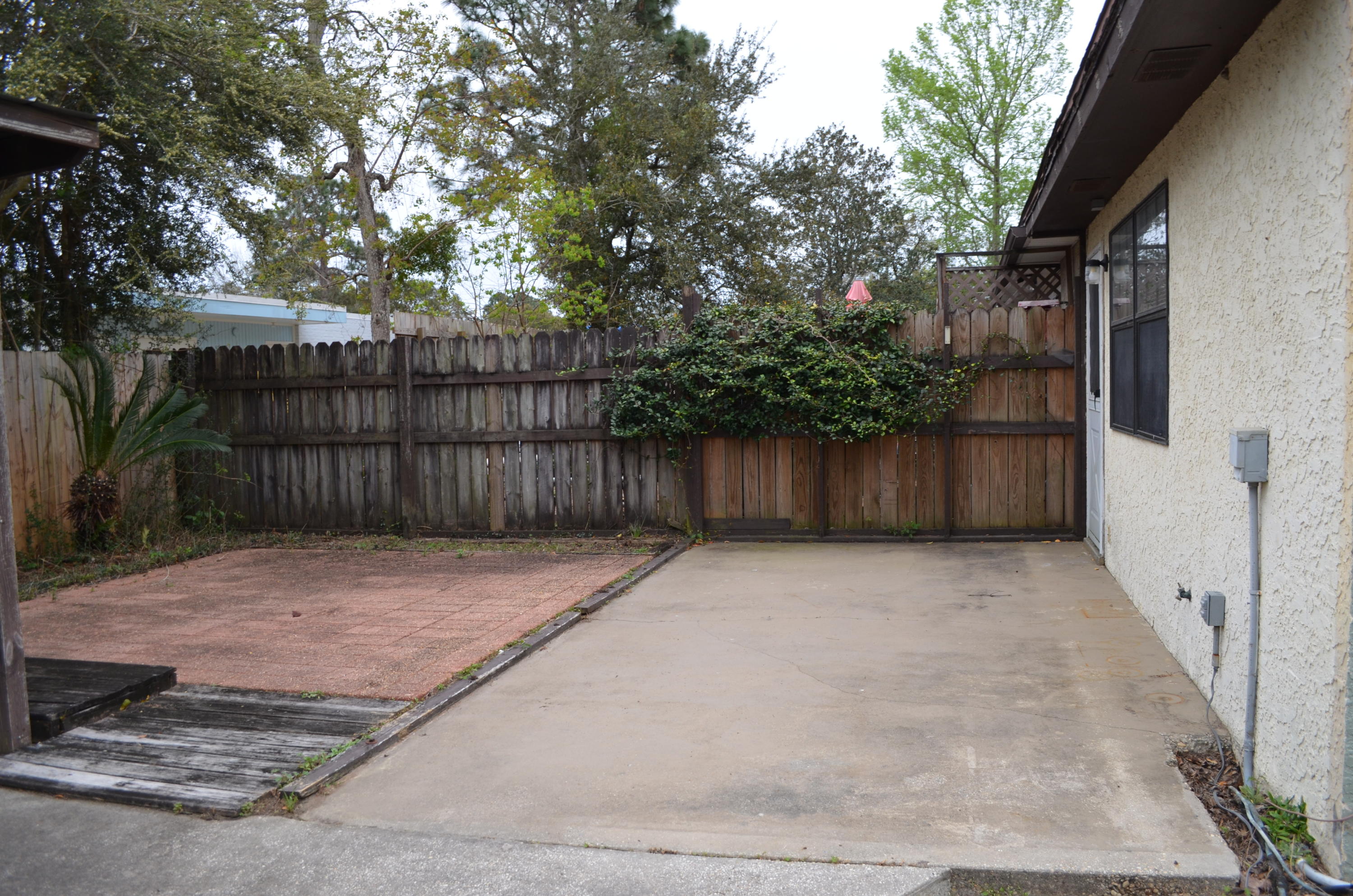 PLANTATION MANOR - Residential