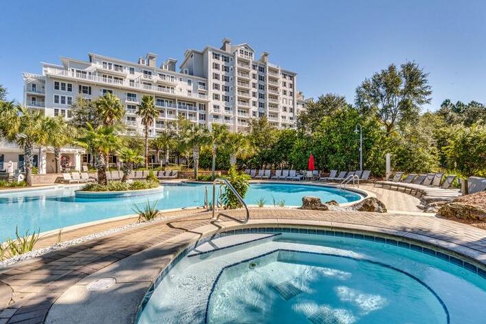 PILOT HOUSE - Residential