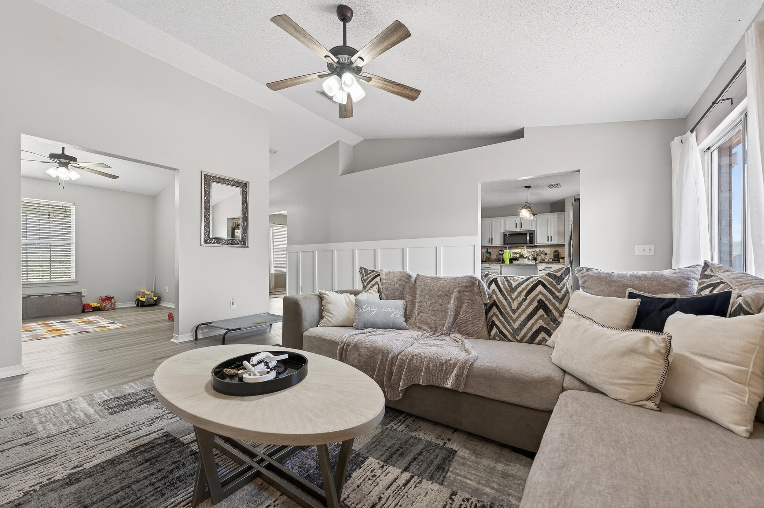 COUNTRYVIEW ESTATES 10TH ADDN - Residential