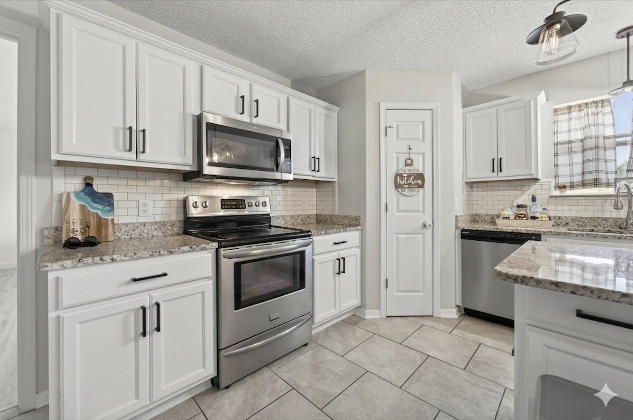 COUNTRYVIEW ESTATES 10TH ADDN - Residential