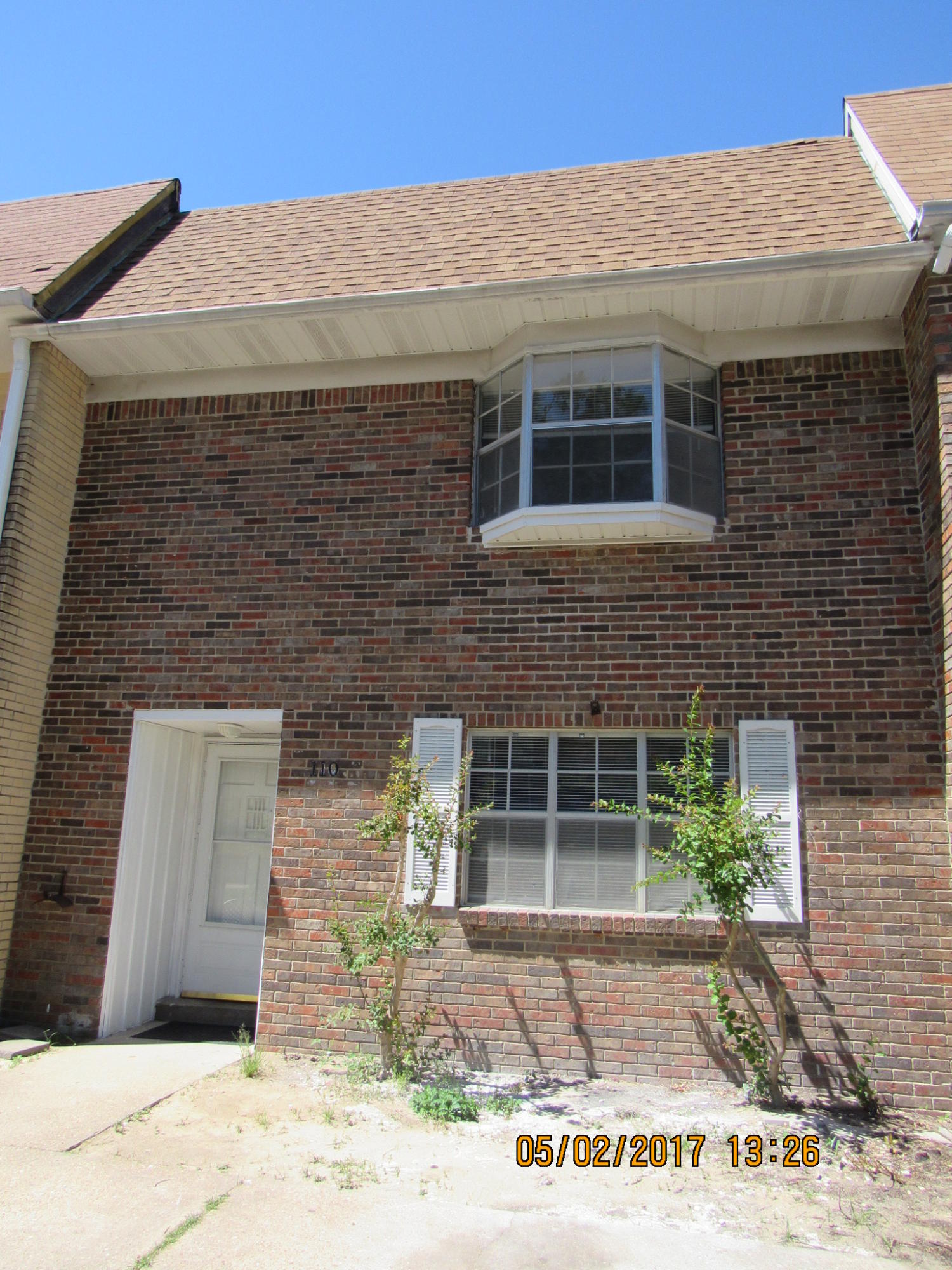 VALENCIA ARMS - Residential Lease