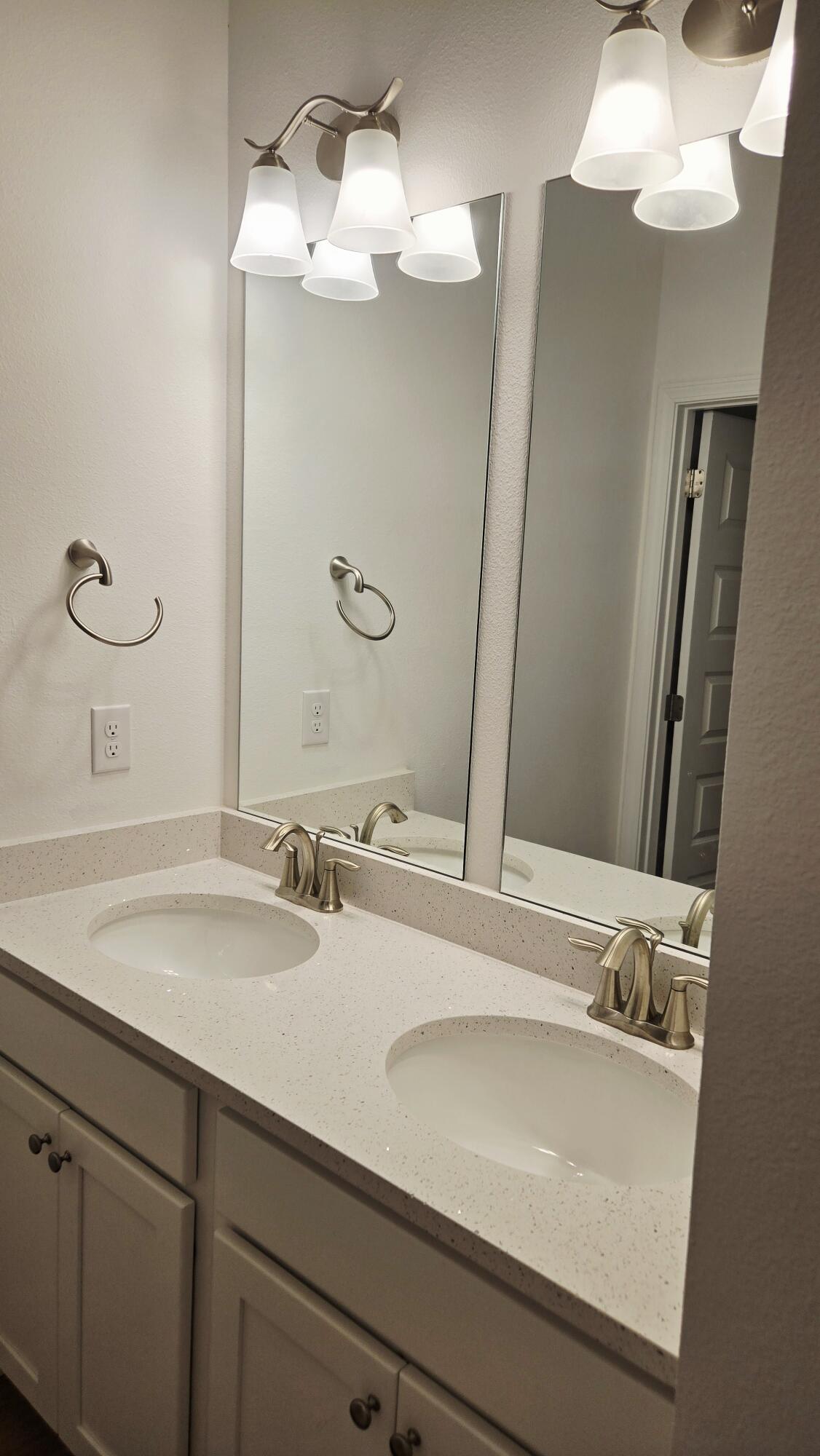 TIERRA VERDE - Residential