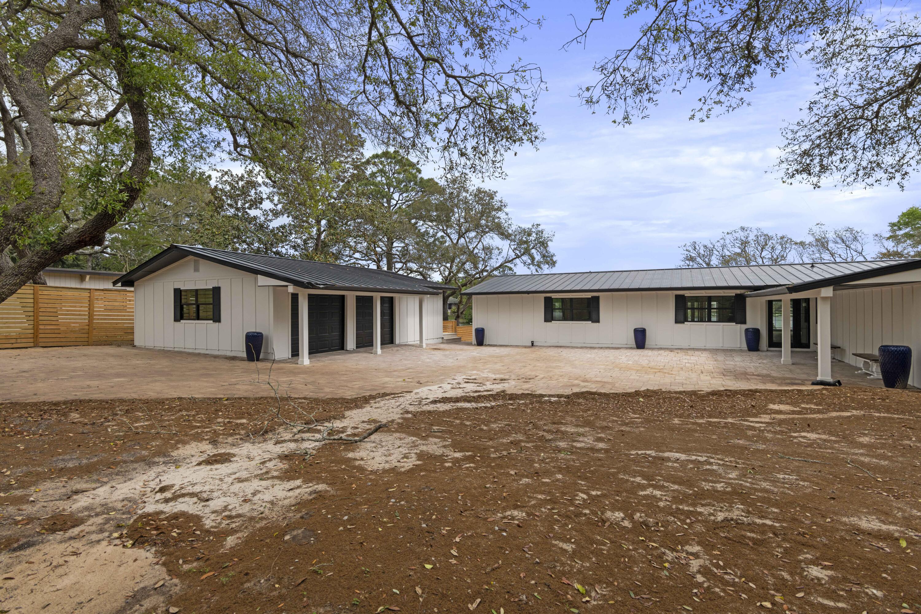 COM NW COR GOV LOT 1 S 464.3FT S 53 DEG E 767.87 FT TO POB N 44 DEG E 250.03 FT TO W/E W ALG W/E 15 - Residential