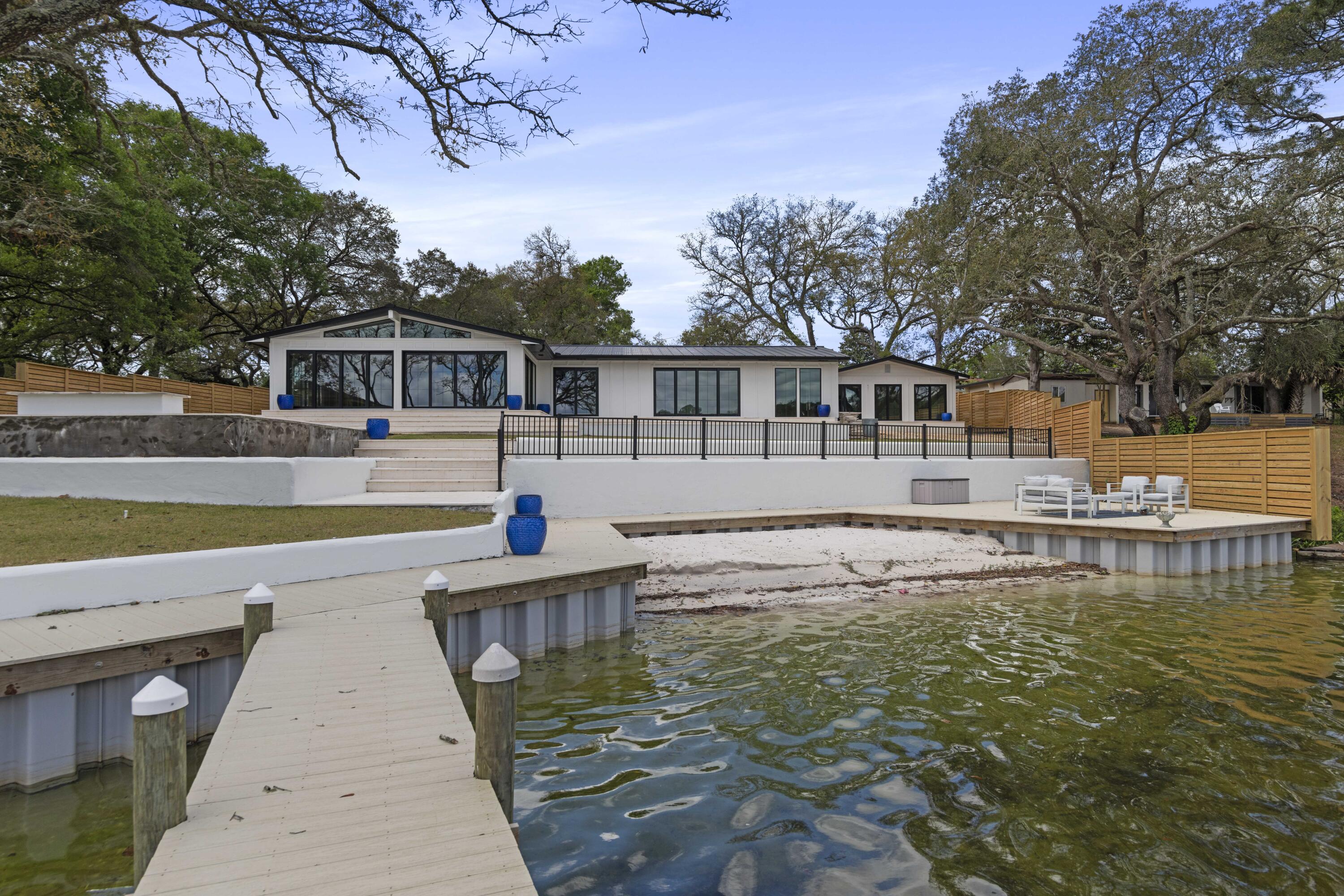 COM NW COR GOV LOT 1 S 464.3FT S 53 DEG E 767.87 FT TO POB N 44 DEG E 250.03 FT TO W/E W ALG W/E 15 - Residential