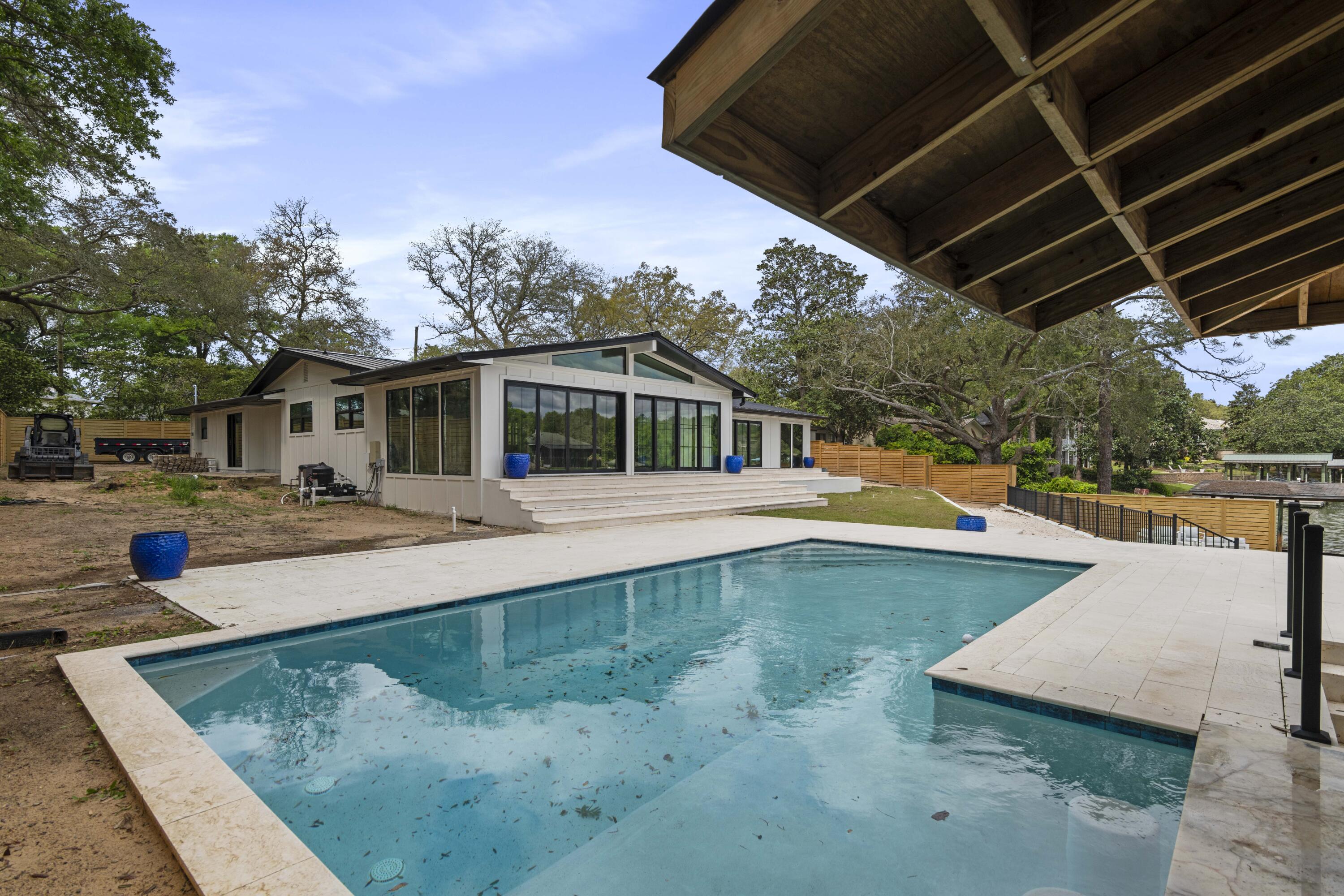 COM NW COR GOV LOT 1 S 464.3FT S 53 DEG E 767.87 FT TO POB N 44 DEG E 250.03 FT TO W/E W ALG W/E 15 - Residential