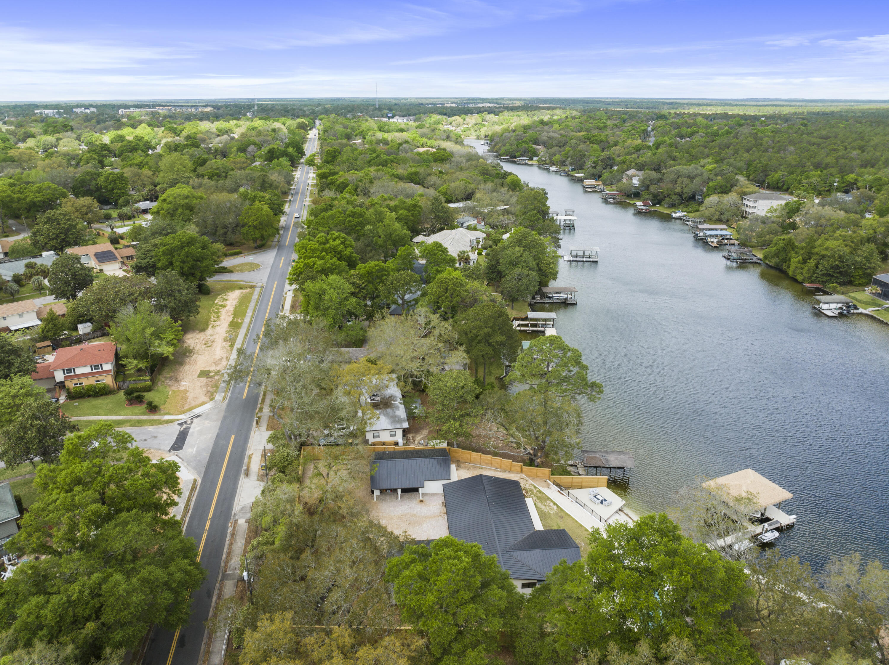 COM NW COR GOV LOT 1 S 464.3FT S 53 DEG E 767.87 FT TO POB N 44 DEG E 250.03 FT TO W/E W ALG W/E 15 - Residential