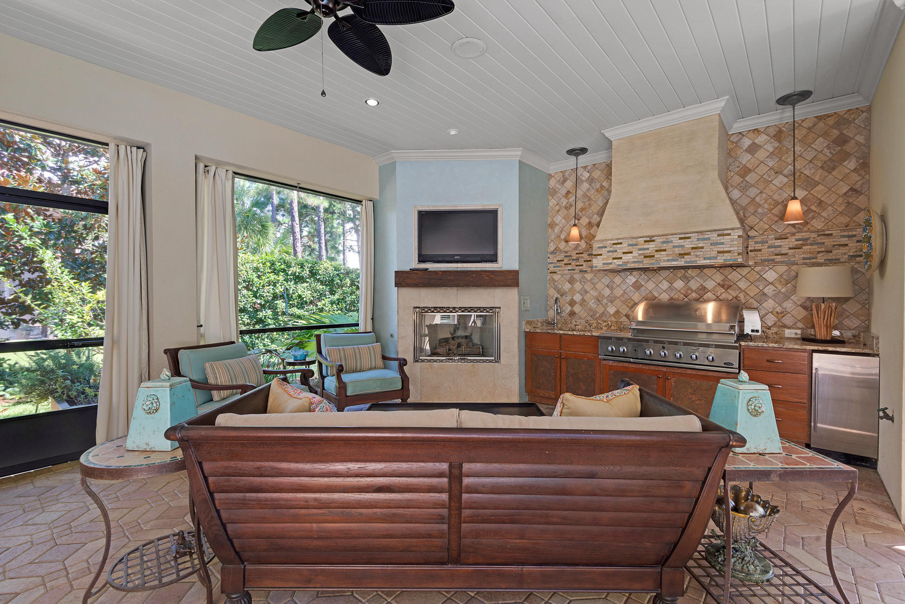 ISLAND GREEN - Residential