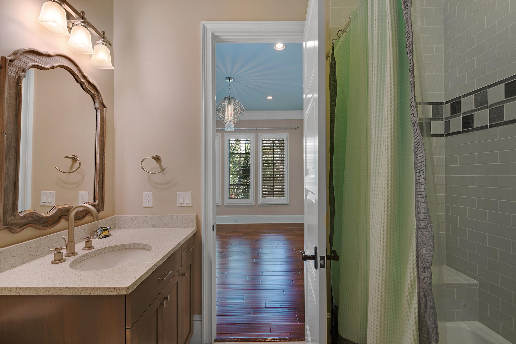 ISLAND GREEN - Residential