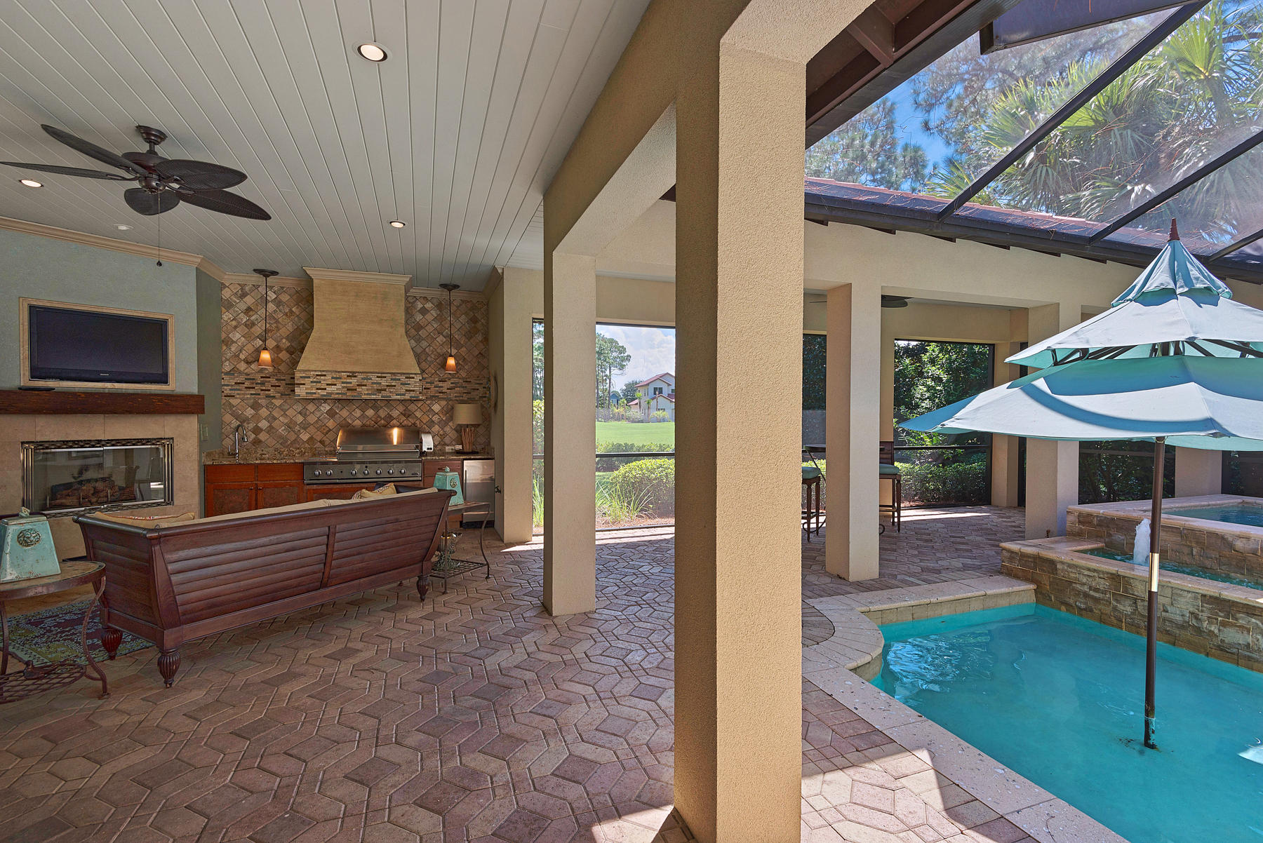 ISLAND GREEN - Residential